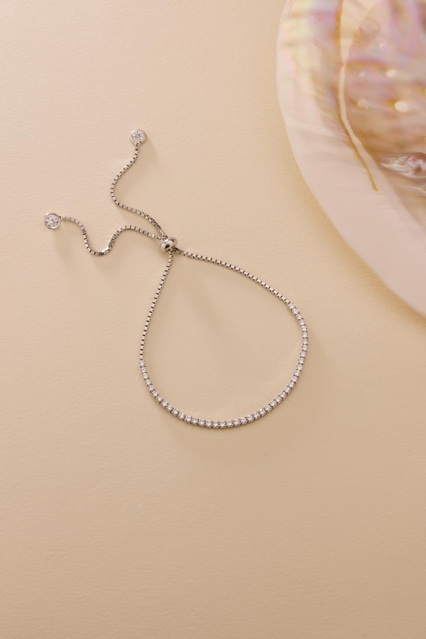 925 Ayar Gümüş Rodyum Kaplama Ayarlanabilir Asansörlü 2 mm Zirkon Taşlı Su Yolu Bileklik