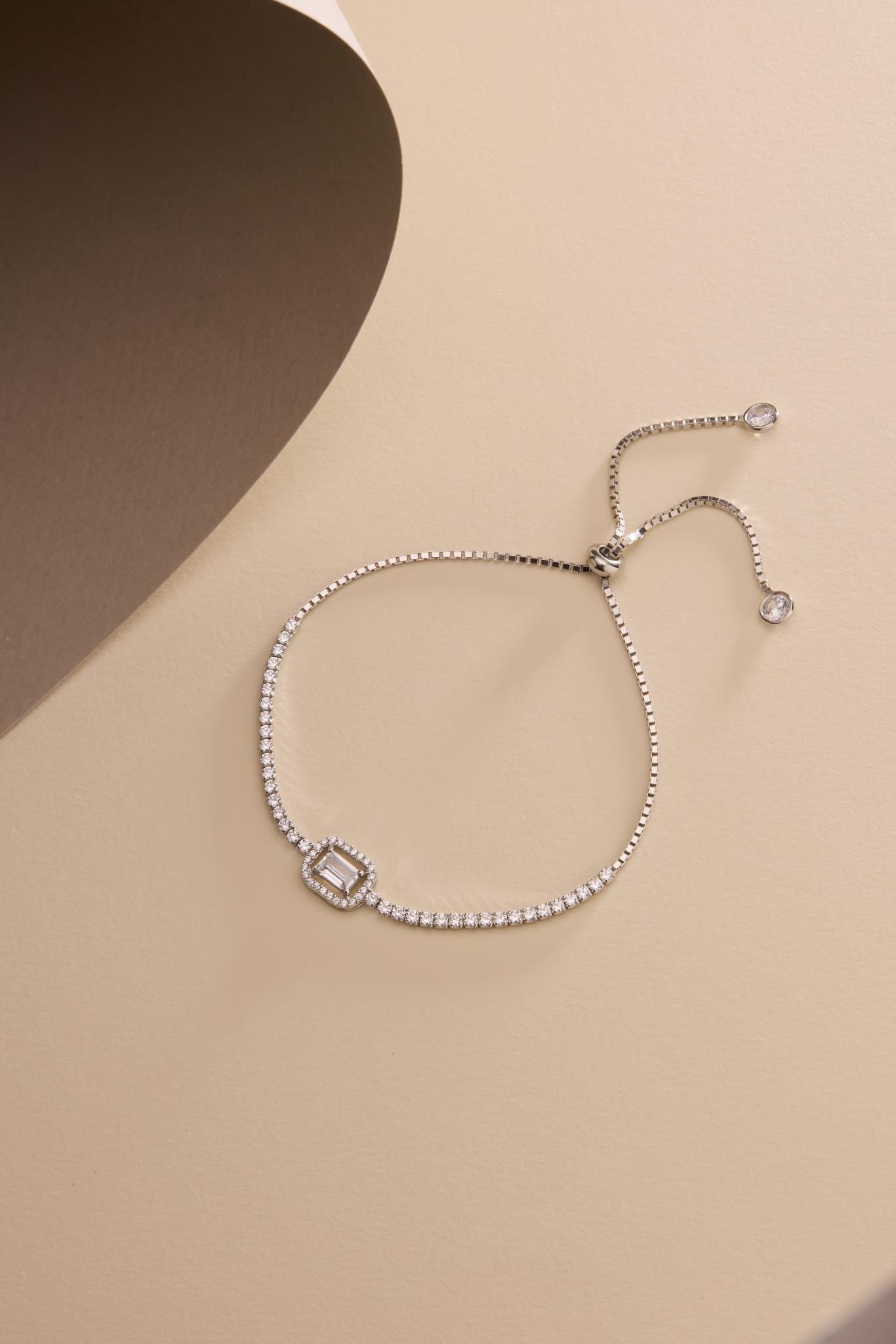 925 Ayar Gümüş Rodyum Kaplama Ayarlanabilir Asansörlü Su Yolu Baget Taşlı Tektaş Bileklik