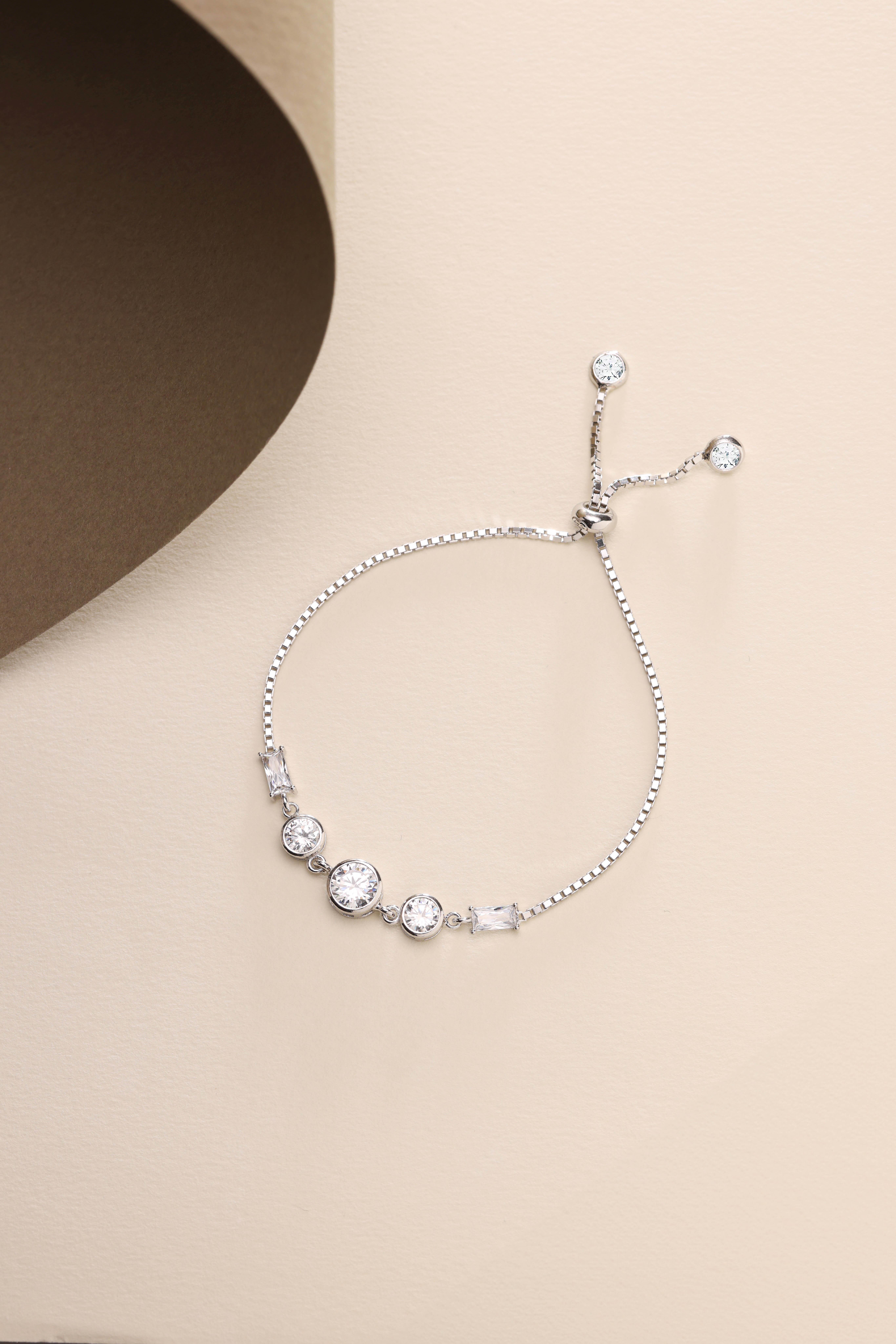 925 Ayar Gümüş Rodyum Kaplama Ayarlanabilir Asansörlü Üçtaş Model Bileklik 