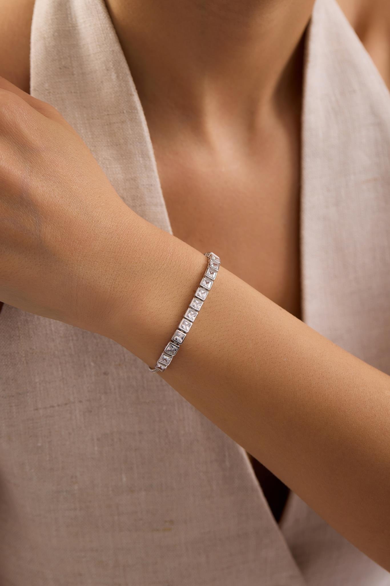 925 Ayar Gümüş Rodyum Kaplama Ayarlanabilir Asansörlü  Sıralı Kare Mor Taşlı Bileklik