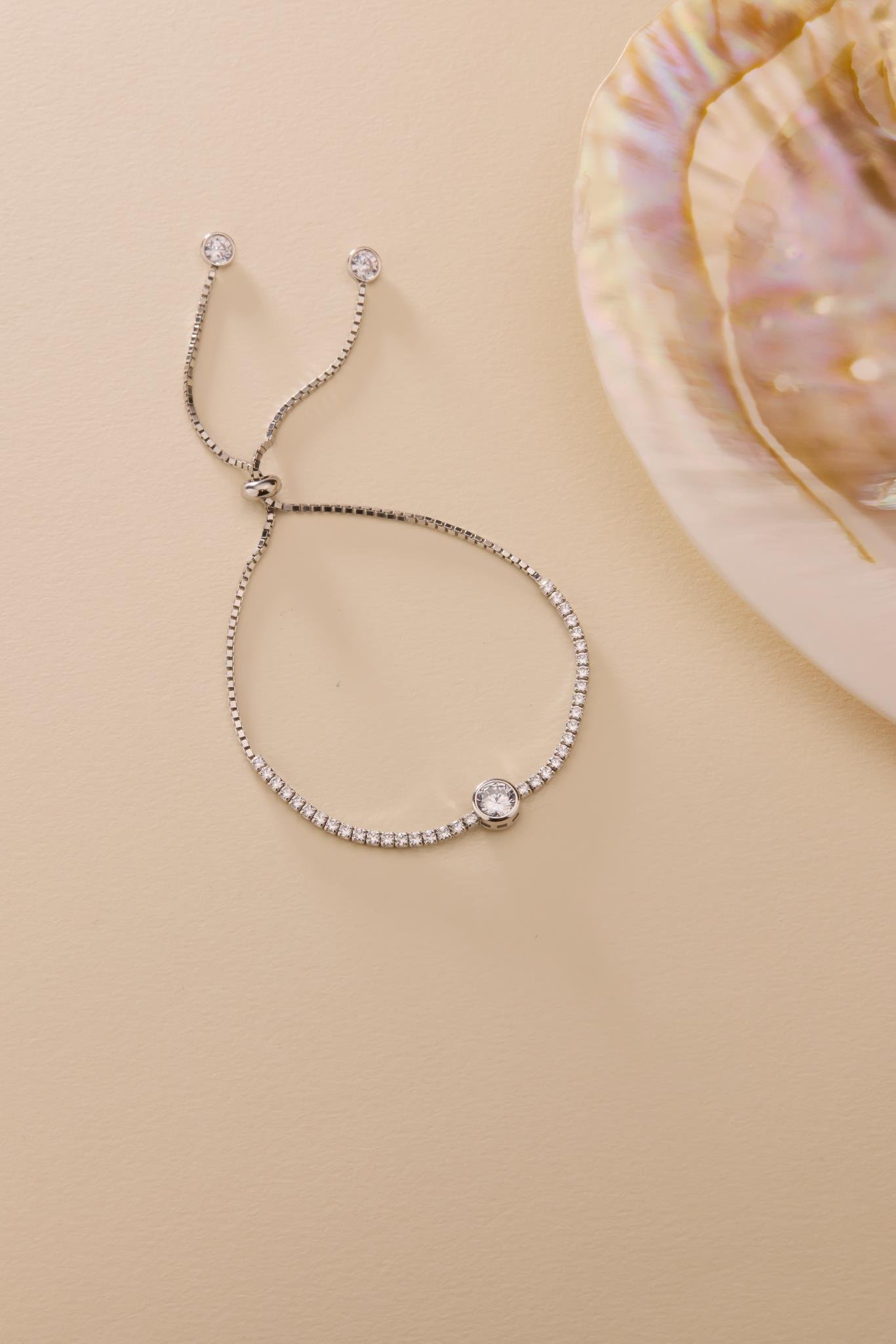 925 Ayar Gümüş Rodyum Kaplama Ayarlanabilir Asansörlü Su Yolu Orta Tektaş Model Bileklik