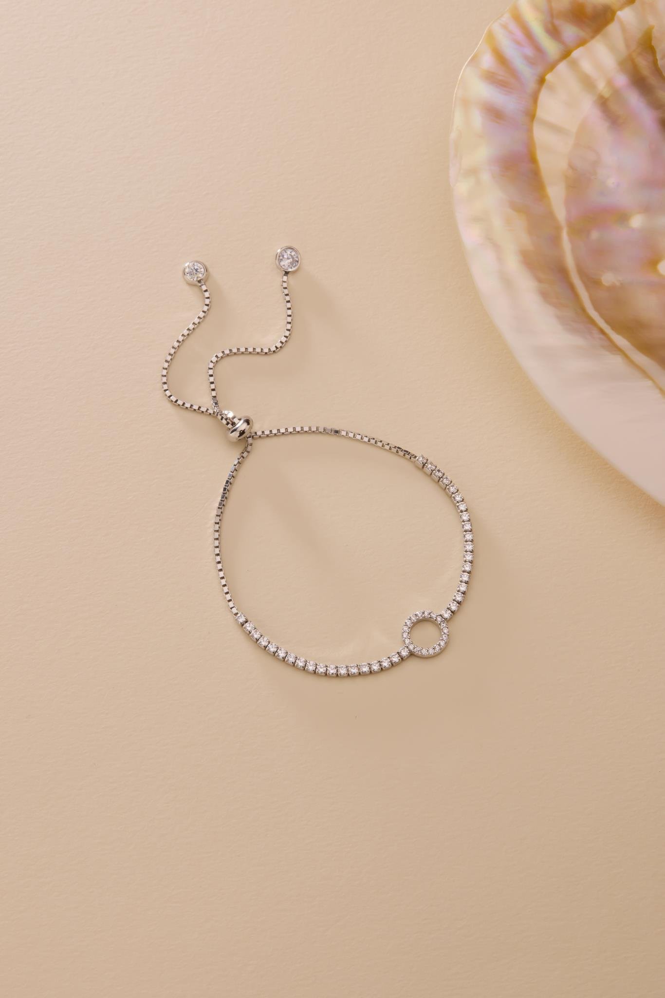 925 Ayar Gümüş Rodyum Kaplama Ayarlanabilir Asansörlü Su Yolu Zirkon Taşlı Yuvarlak Tasarım Bileklik