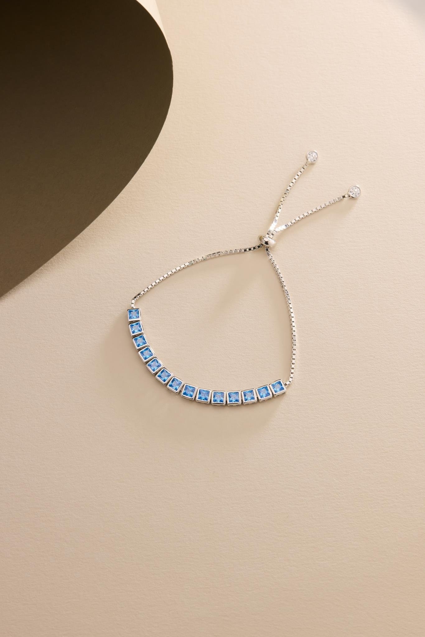 925 Ayar Gümüş Rodyum Kaplama Ayarlanabilir Asansörlü  Sıralı Kare Aquamarin Taşlı Bileklik