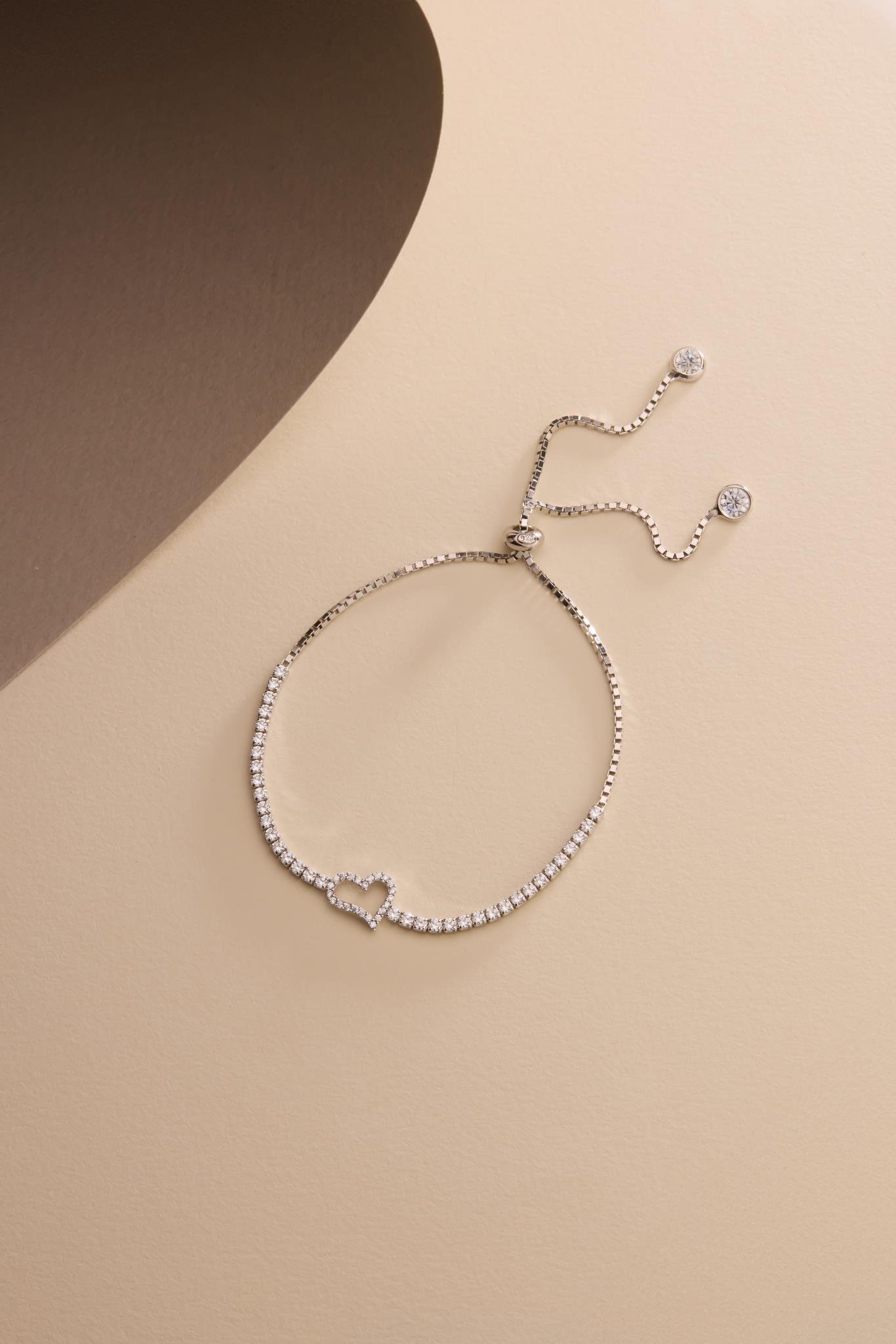 925 Ayar Gümüş Rodyum Kaplama Ayarlanabilir Asansörlü Su Yolu Kalp Model Bileklik