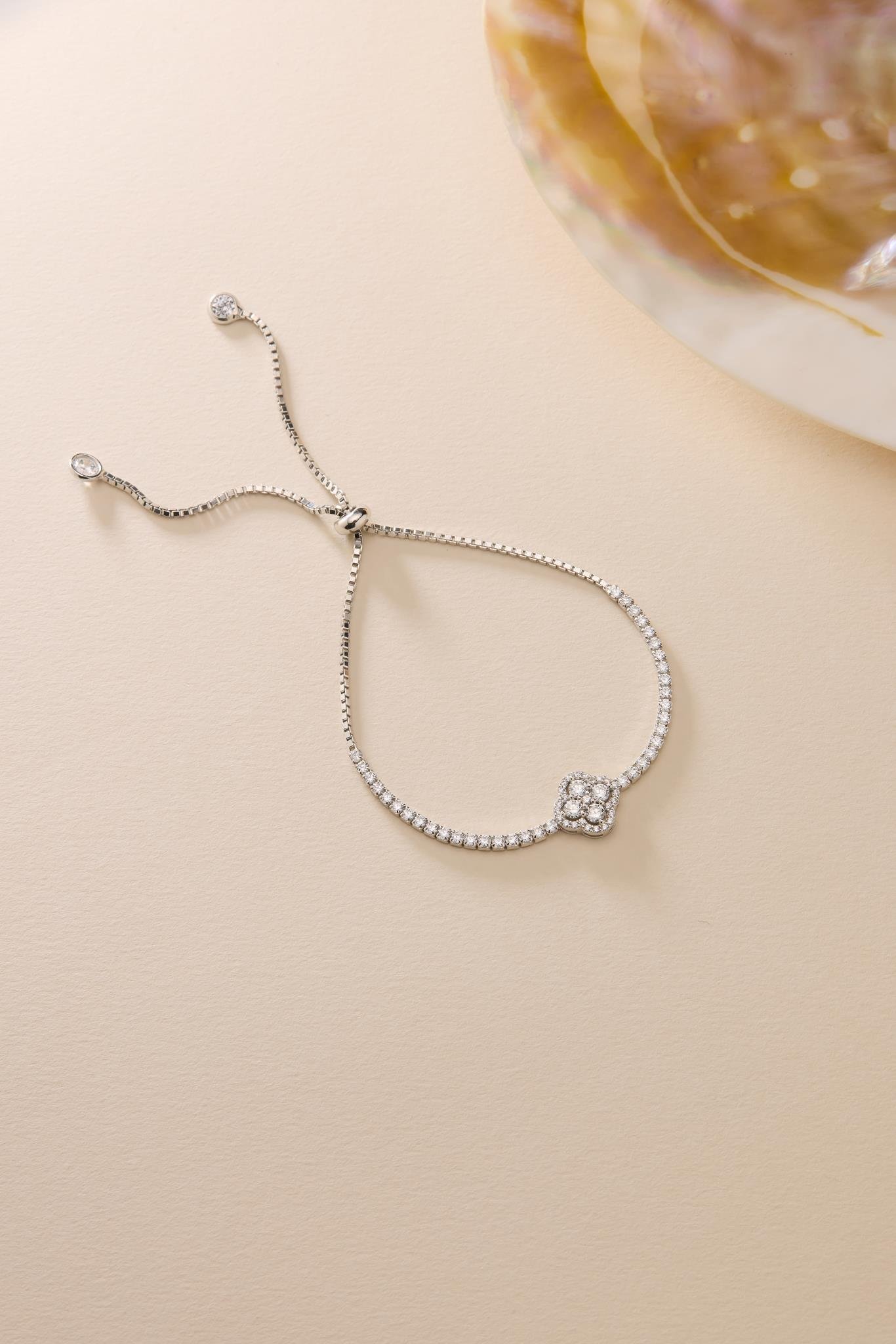 925 Ayar Gümüş Rodyum Kaplama Ayarlanabilir Asansörlü Yonca Suyolu Bileklik