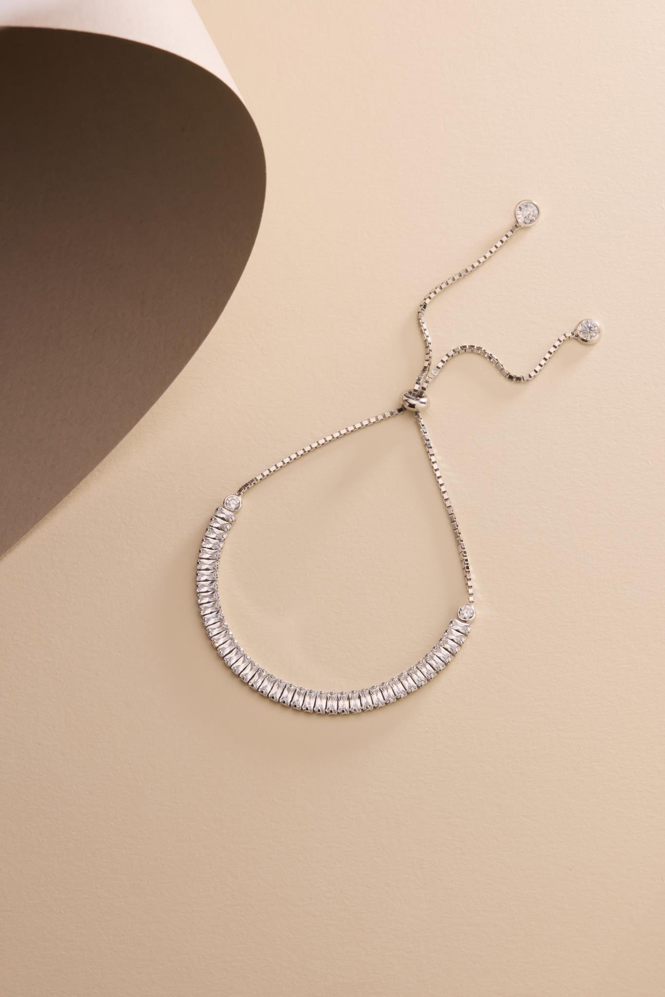 925 Ayar Gümüş Rodyum Kaplama Ayarlanabilir Asansörlü Su Yolu Sıralı Baget Taşlı Bileklik