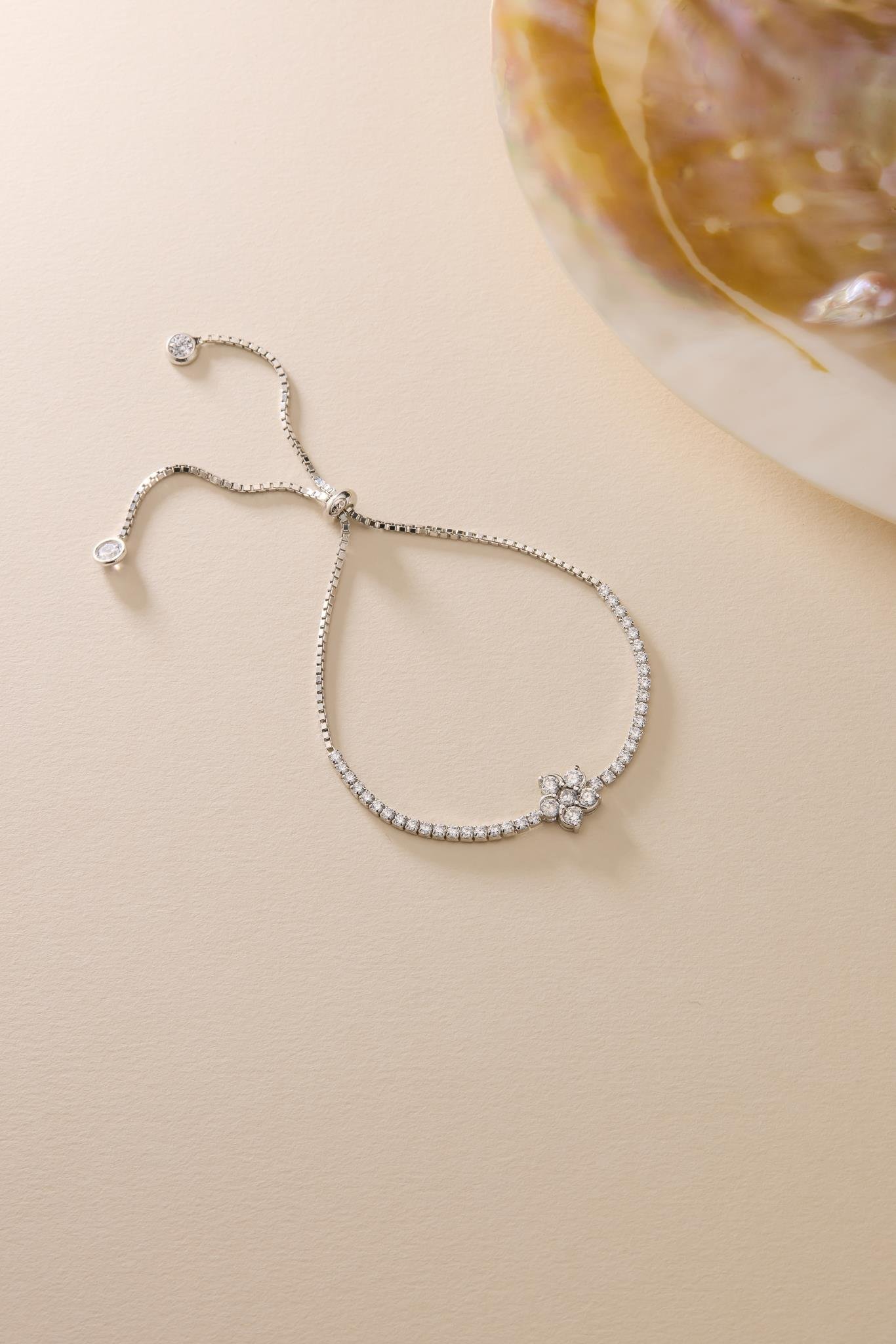 925 Ayar Gümüş Rodyum Kaplama Ayarlanabilir Asansörlü Çiçek Model Suyolu Bileklik