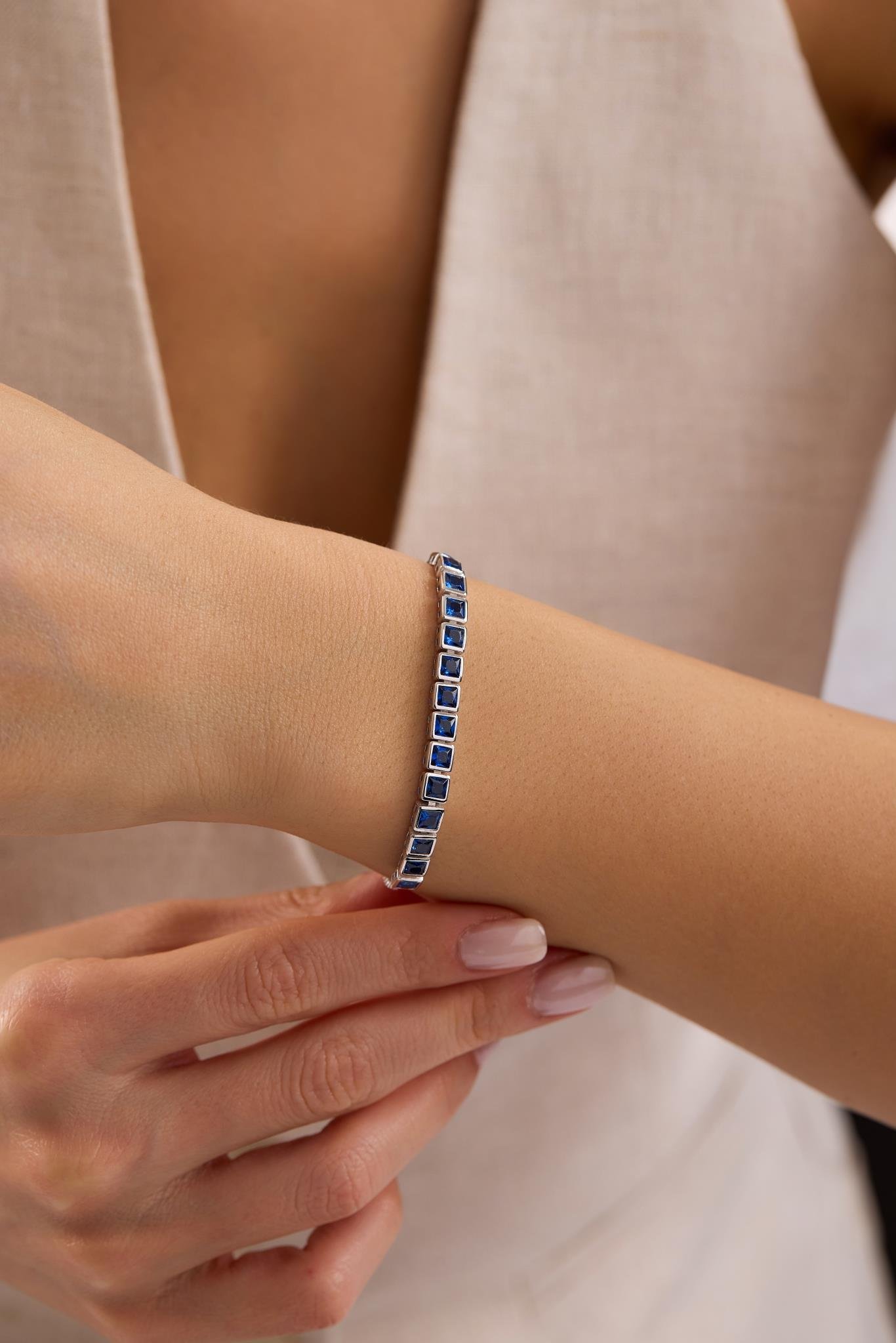 925 Ayar Gümüş Rodyum Kaplama Ayarlanabilir Asansörlü  Sıralı Kare Mavi Taşlı Bileklik