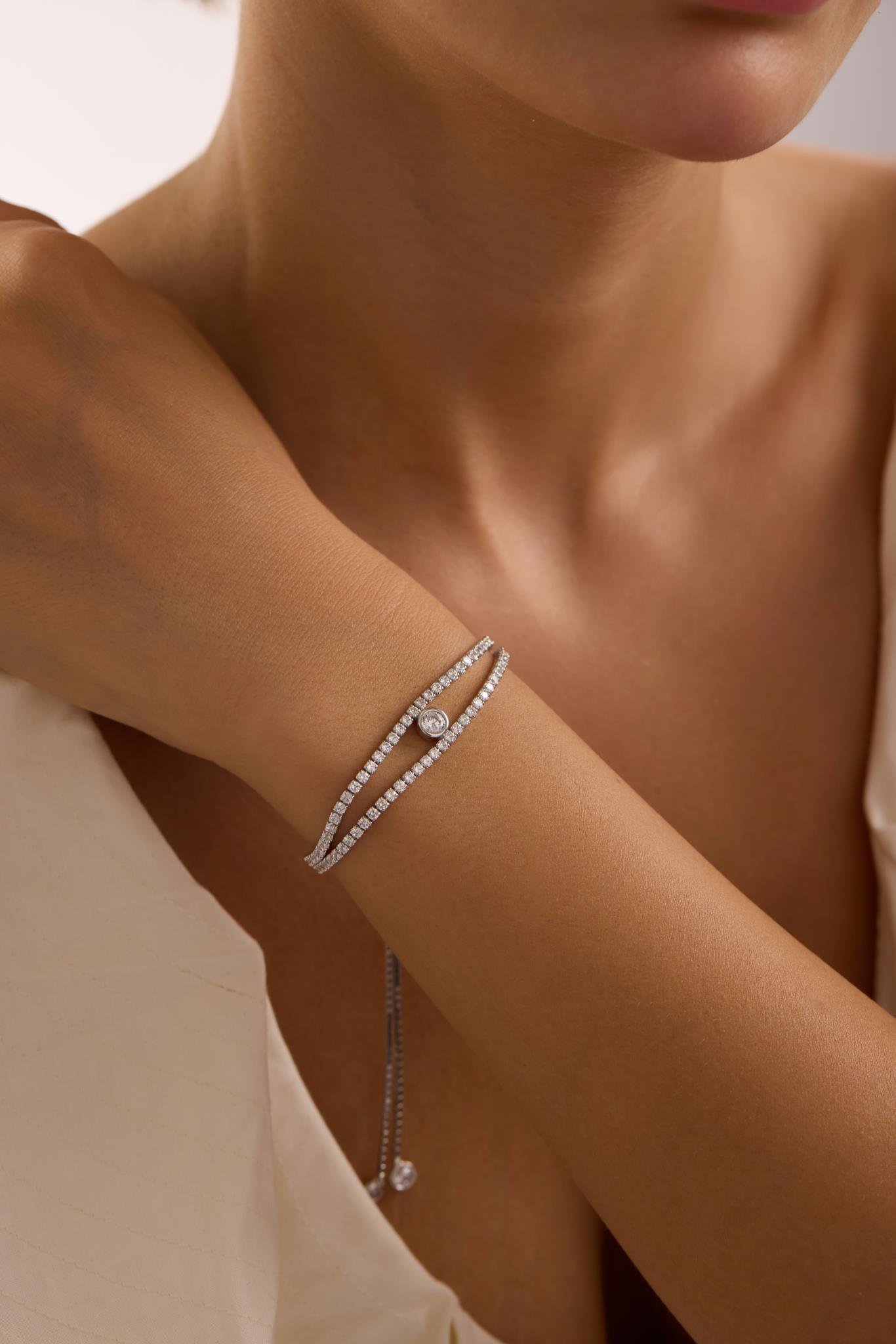 925 Ayar Gümüş Rodyum Kaplama Ayarlanabilir Asansörlü  Çift Sıra Su Yolu Tektaş Model Bileklik