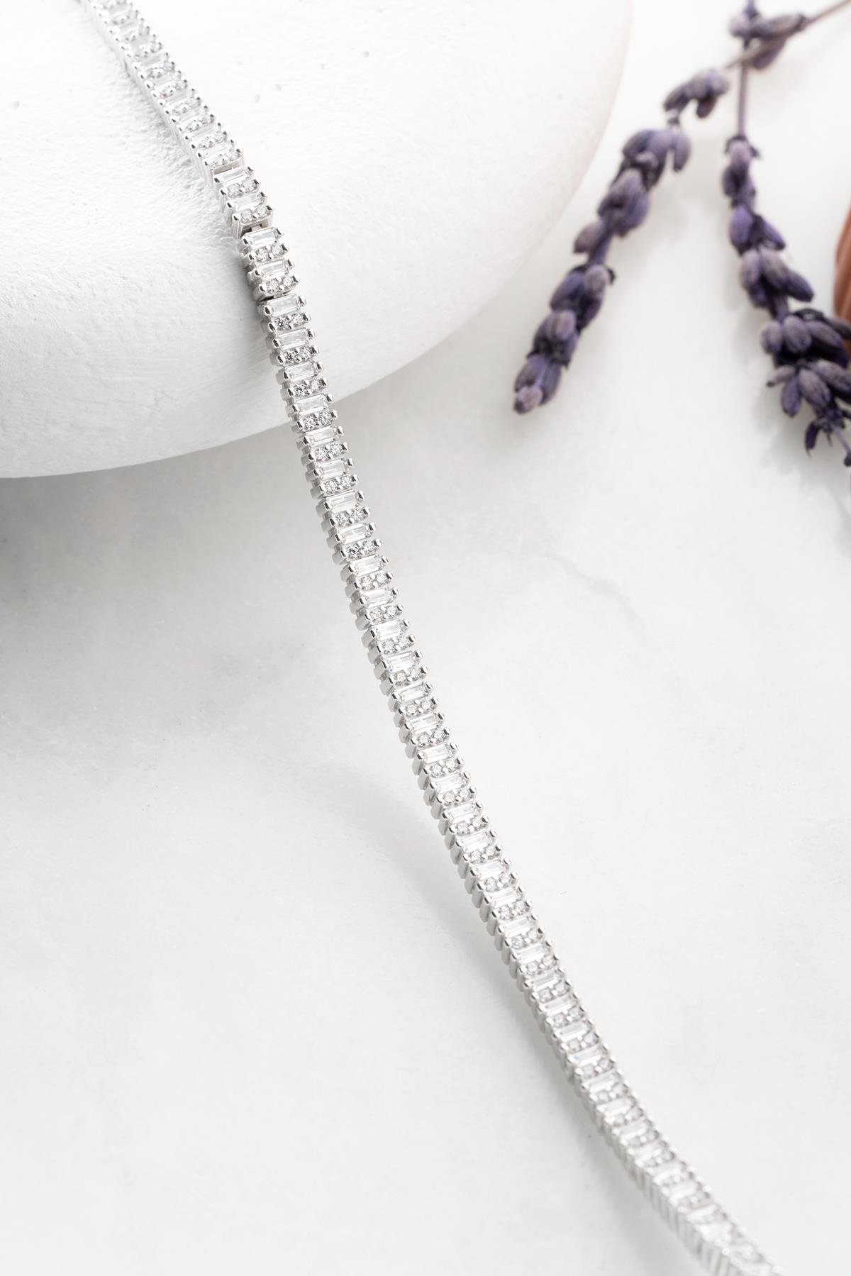 925 Ayar Gümüş Rodyum Kaplama Baget Taşlı Suyolu Bileklik 