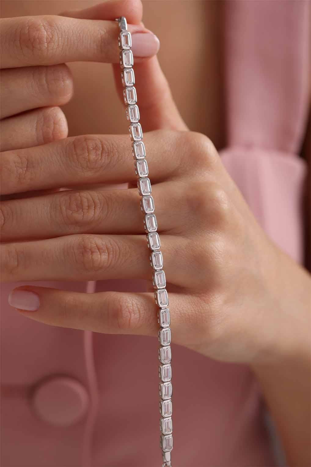 925 Ayar Gümüş Rodyum Kaplama Baget Taşlı Suyolu Bileklik 