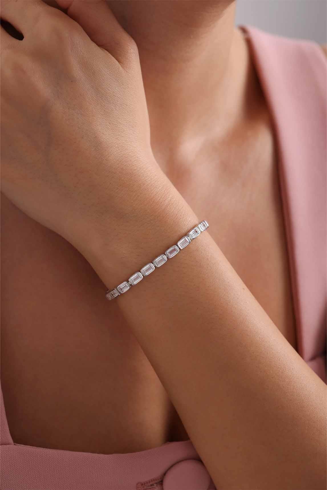 925 Ayar Gümüş Rodyum Kaplama Baget Taşlı Suyolu Bileklik 