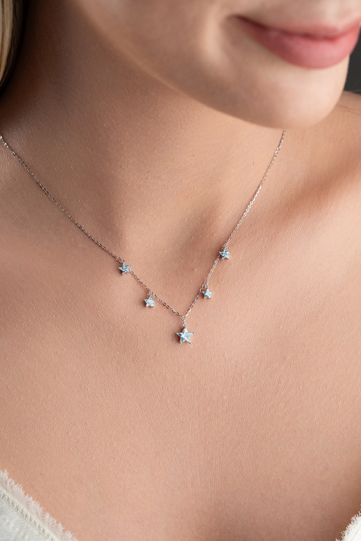 925 Ayar Gümüş Rodyum Kaplama Blue Topaz Yıldız Şans Kolye