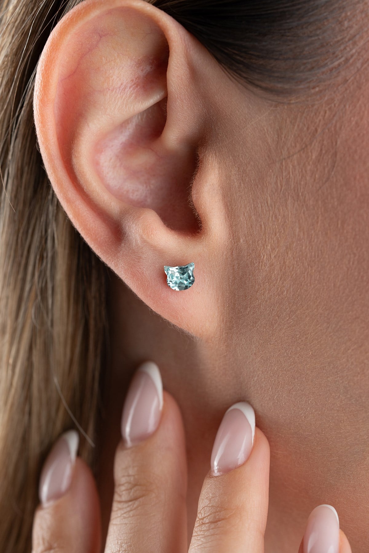 925 Ayar Gümüş Rodyum Kaplama Blue Topaz Taşlı Kedi Model Tektaş Küpe