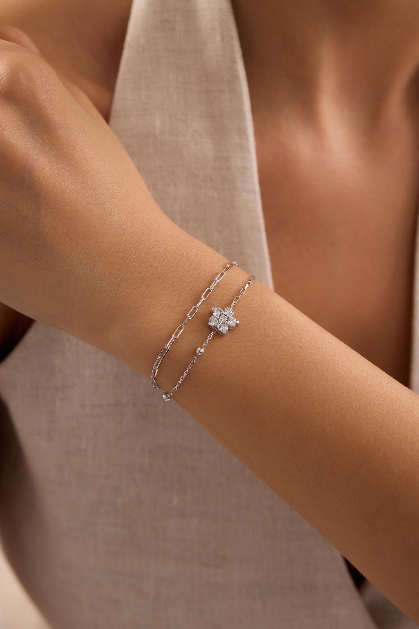 925 Ayar Gümüş Rodyum Kaplama Çift Zincirli Çiçek Model Bileklik