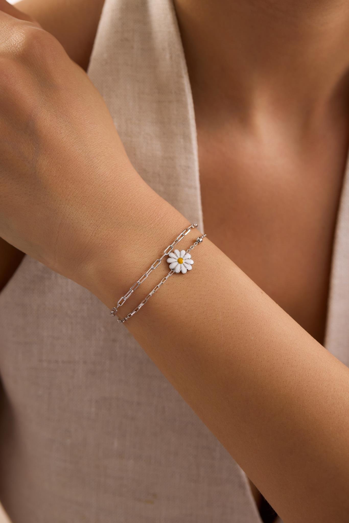 925 Ayar Gümüş Rodyum Kaplama Çift Zincirli Papatya Model Bileklik