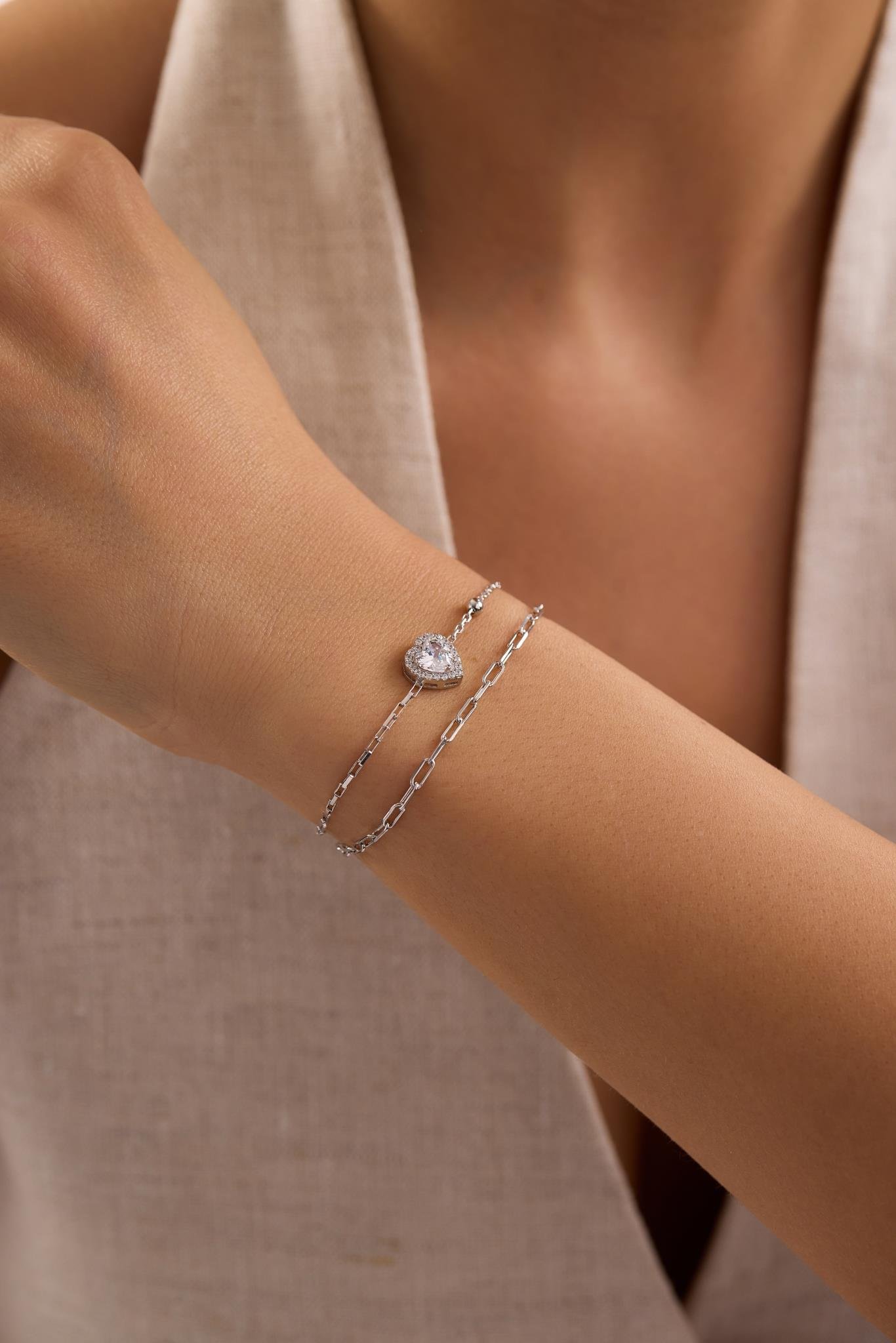 925 Ayar Gümüş Rodyum Kaplama Çift Zincirli Tektaş Kalp Model Bileklik