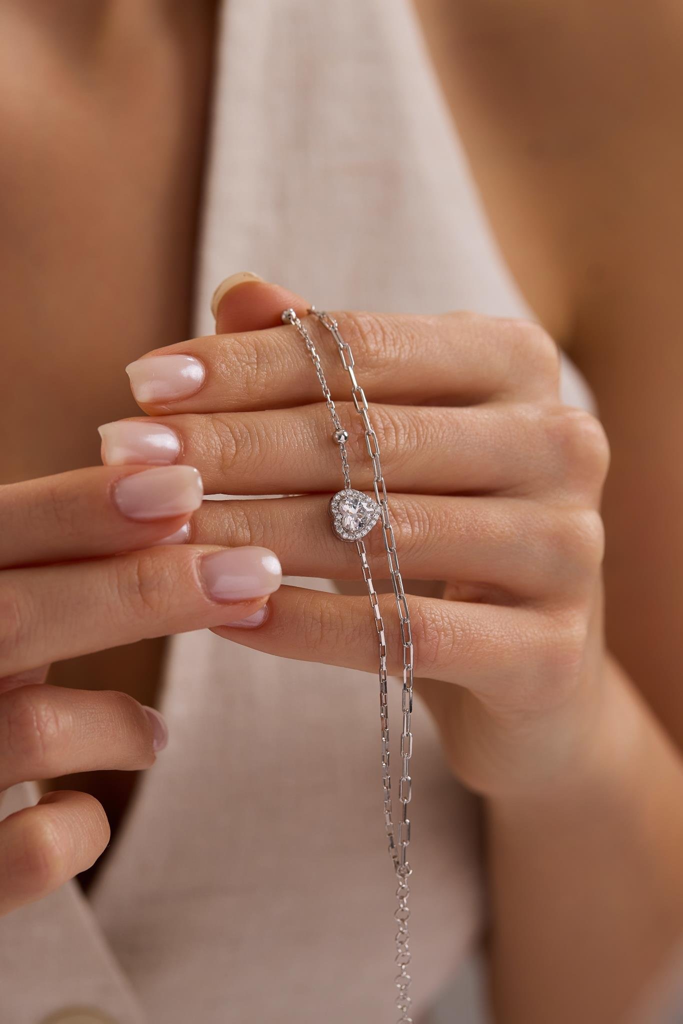 925 Ayar Gümüş Rodyum Kaplama Çift Zincirli Tektaş Kalp Model Bileklik