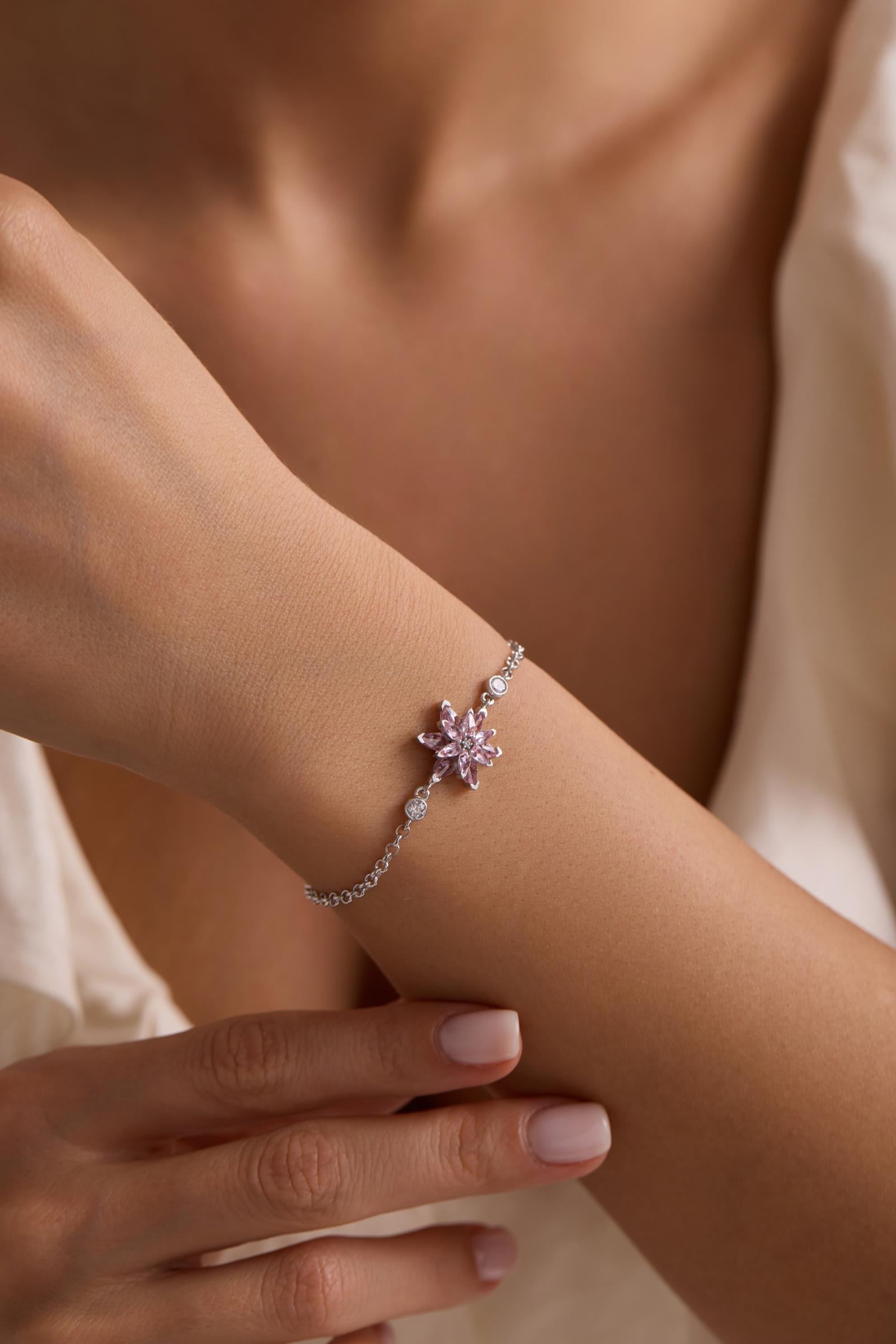 925 Ayar Gümüş Rodyum Kaplama Doç Zincirli Pembe Taşlı Lotus Çiçeği Bileklik