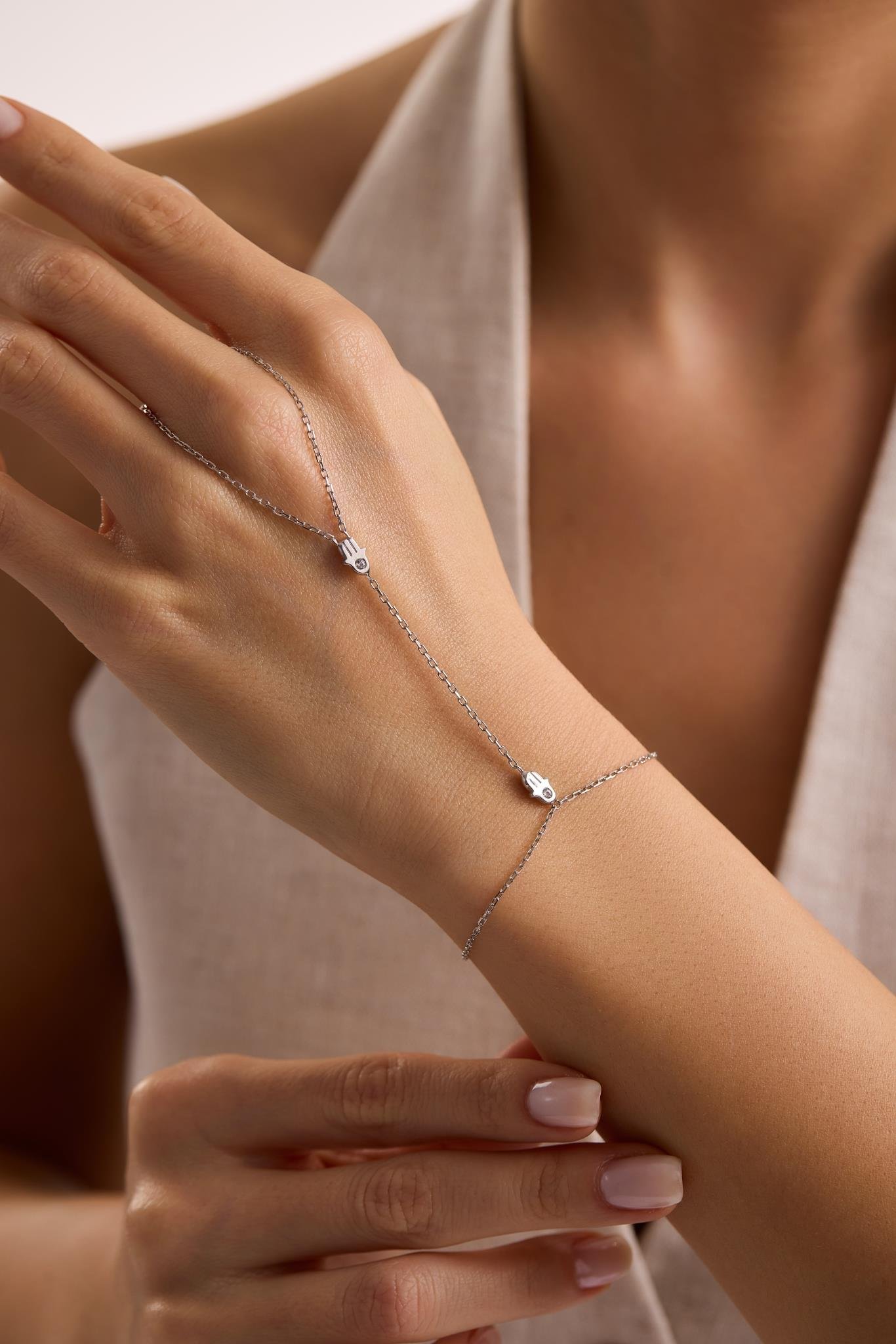 925 Ayar Gümüş Rodyum Kaplama Fatma  Ana Eli Şahmeran Bileklik 