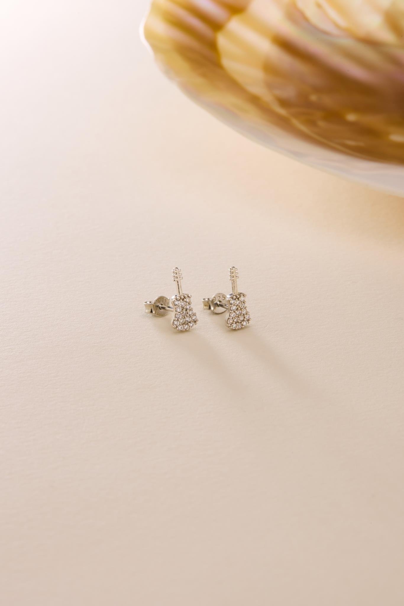 925 Ayar Gümüş Rodyum Kaplama Gitar Küpe