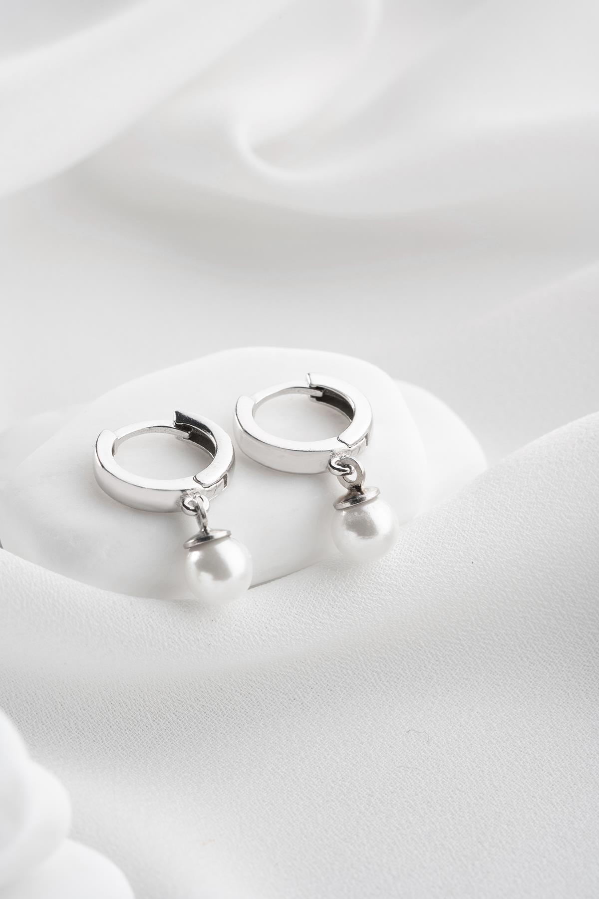 925 Ayar Gümüş Rodyum Kaplama İnci Sallantılı 10 mm Tamtur Küpe