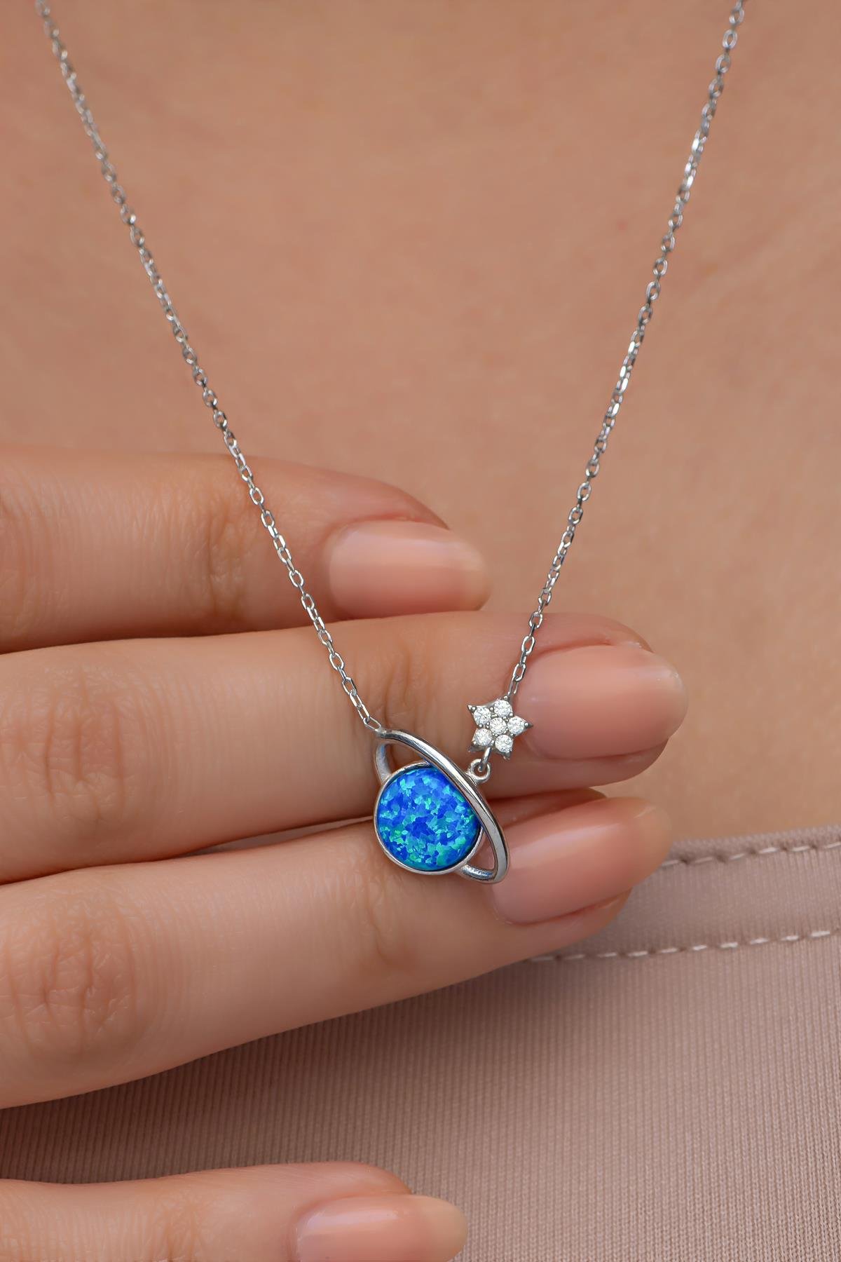 925 Ayar Gümüş Rodyum Kaplama Mavi Opal Taşlı Gezegen Kolye