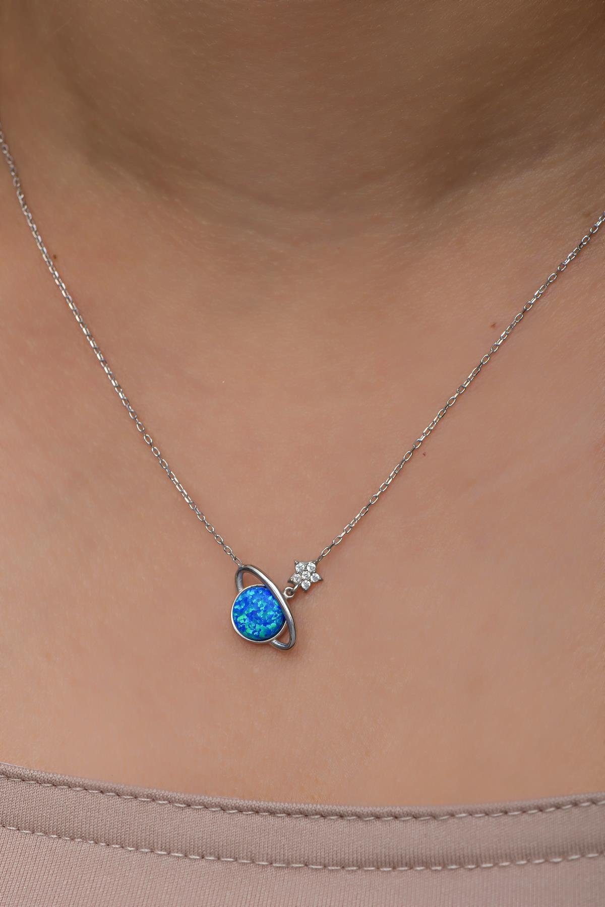 925 Ayar Gümüş Rodyum Kaplama Mavi Opal Taşlı Gezegen Kolye