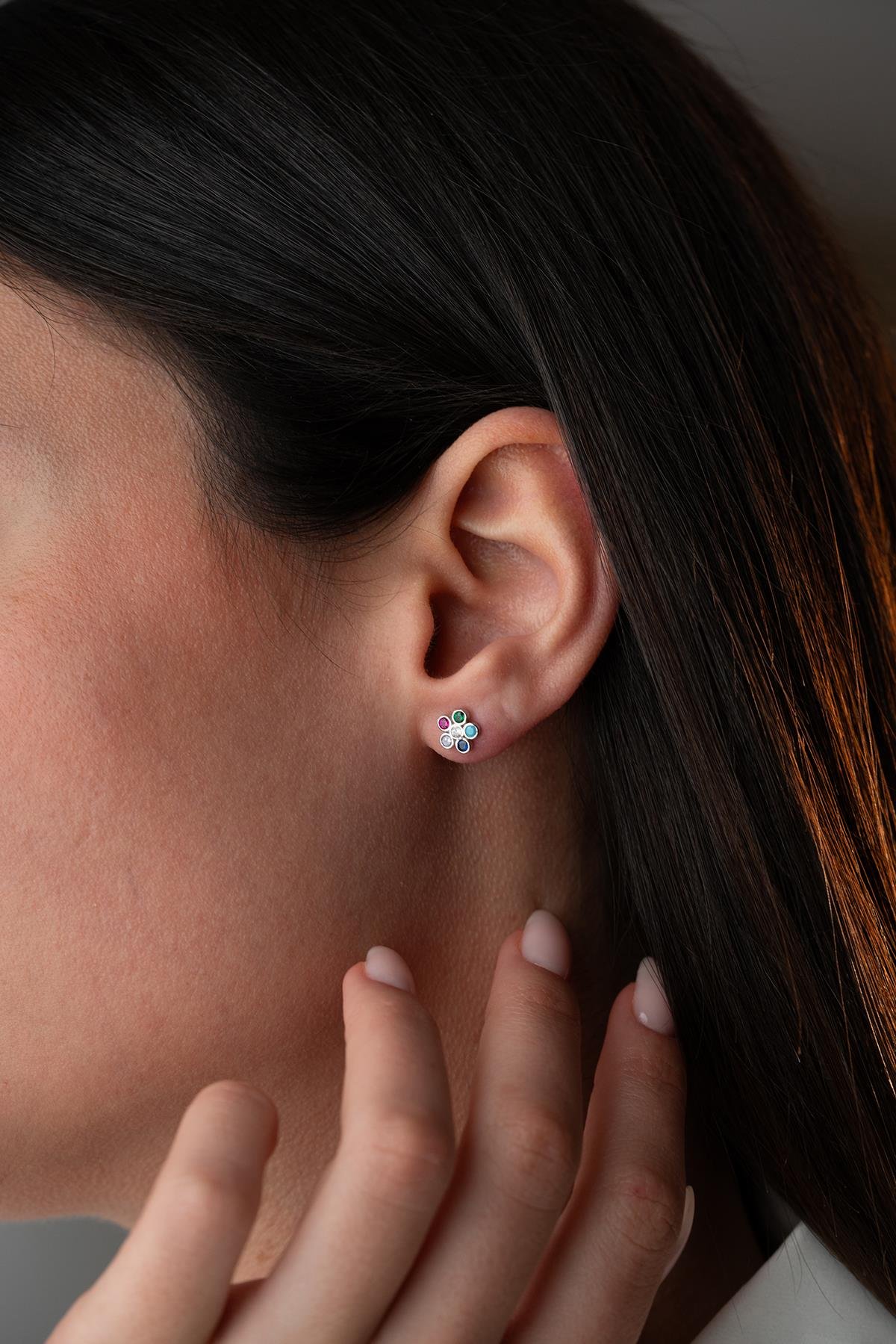 925 Ayar Gümüş Rodyum Kaplama Minik Mix Taşlı Kır Çiçeği Küpe