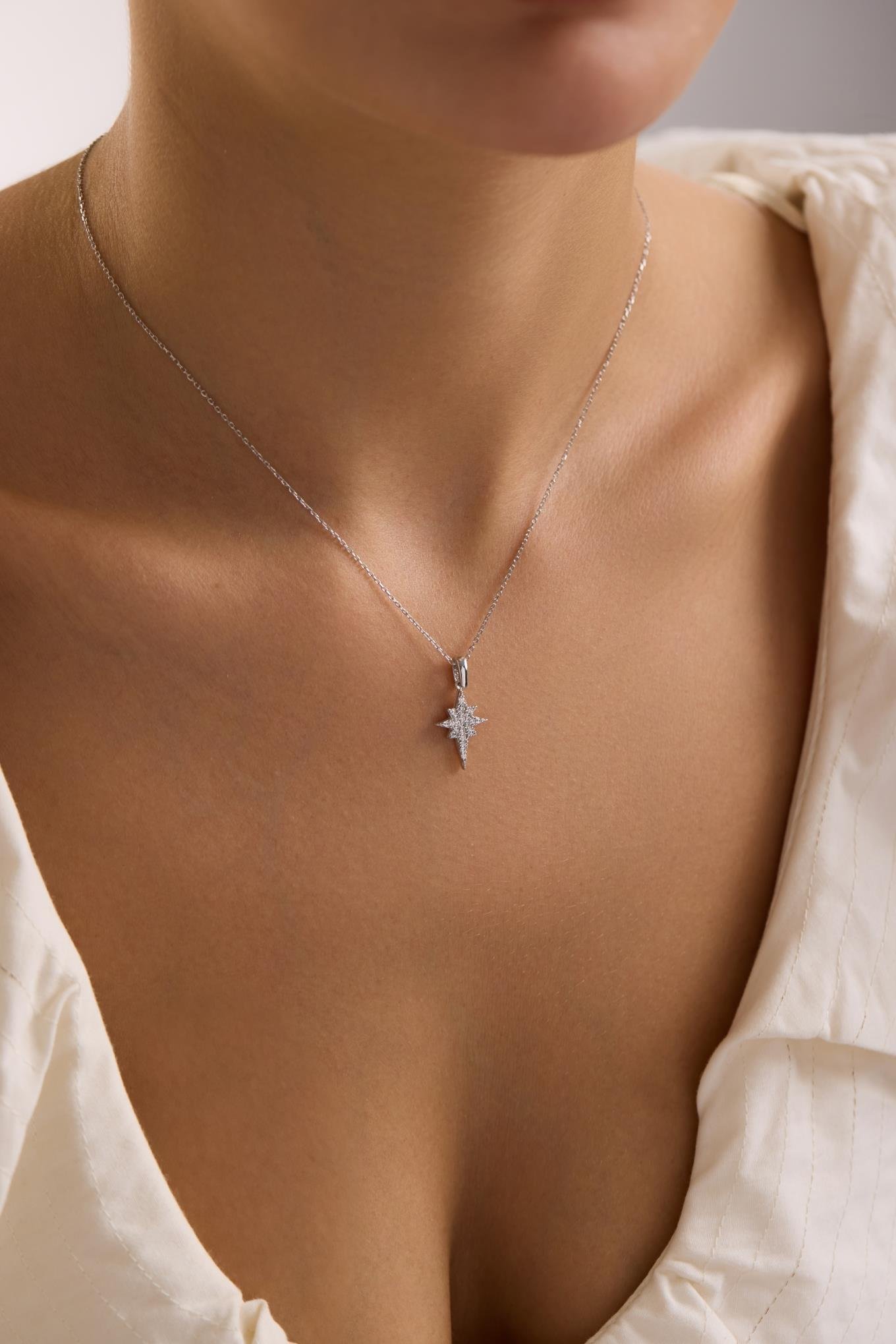 925 Ayar Gümüş Rodyum Kaplama Minimal Kutup Yıldızı Kolye