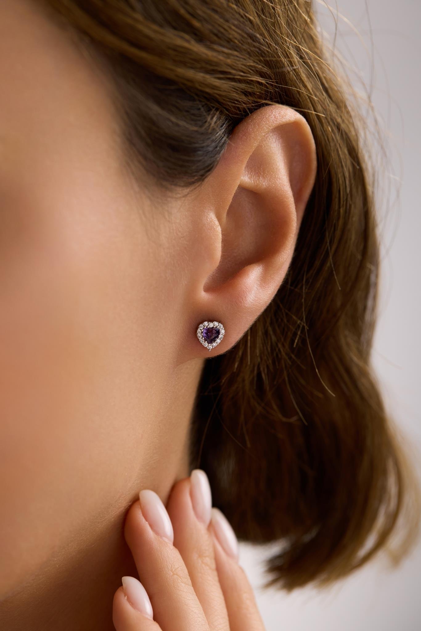 925 Ayar Gümüş Rodyum Kaplama Mor Taşlı Kalp Model Küpe