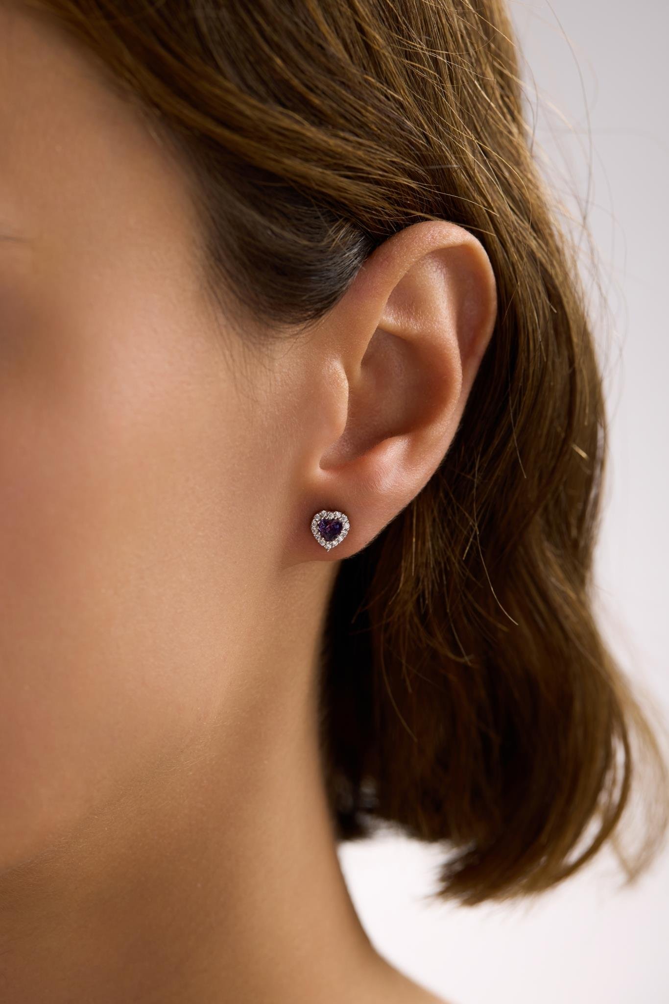 925 Ayar Gümüş Rodyum Kaplama Mor Taşlı Kalp Model Küpe