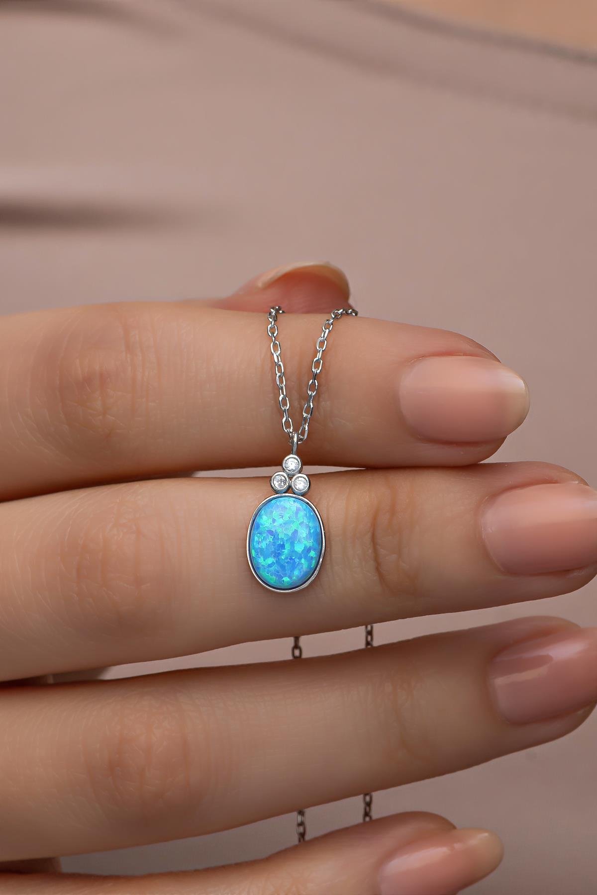 925 Ayar Gümüş Rodyum Kaplama Oval Mavi Opal Taşlı  Kolye