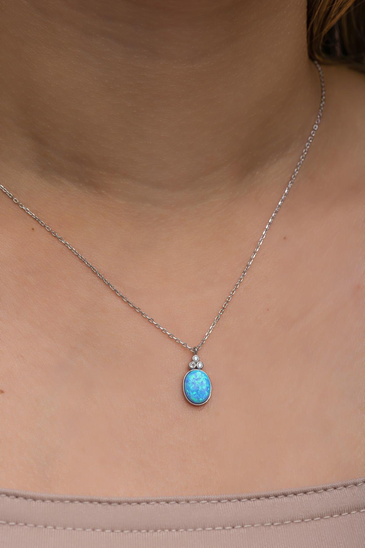 925 Ayar Gümüş Rodyum Kaplama Oval Mavi Opal Taşlı  Kolye