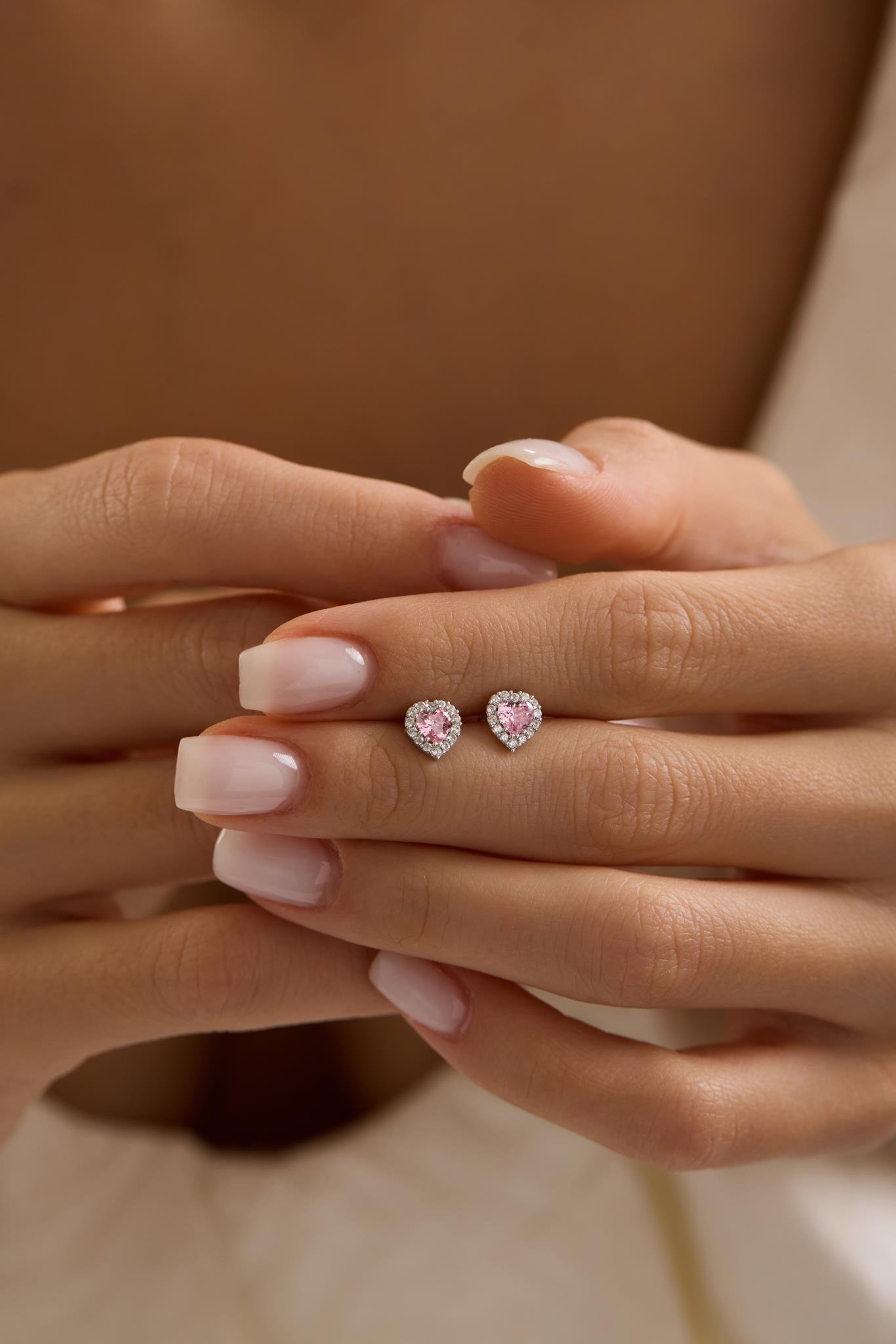 925 Ayar Gümüş Rodyum Kaplama Pembe Taşlı Kalp Model Küpe