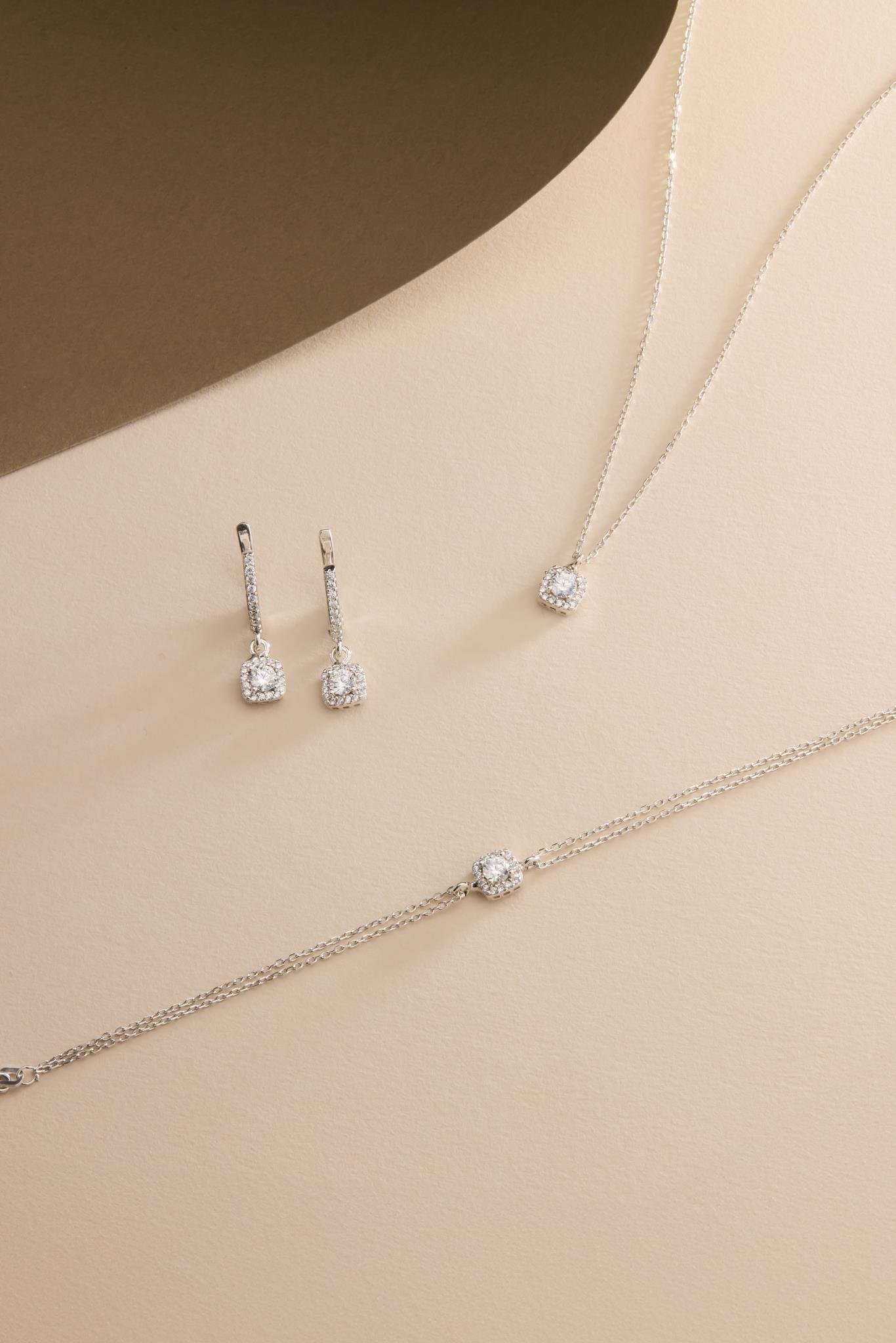 925 Ayar Gümüş Rodyum Kaplama Pırlanta Montür Tektaş Kolye,Bileklik ve Sallantı Küpe