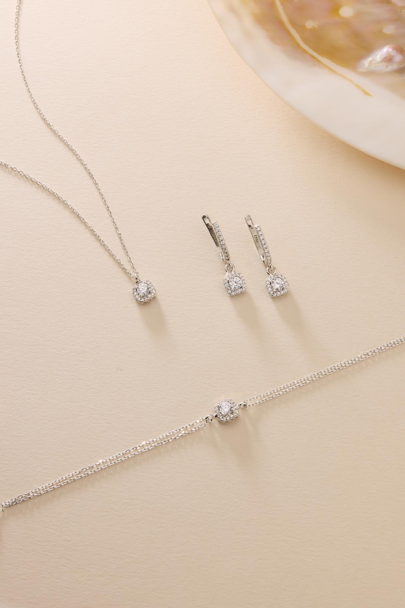 925 Ayar Gümüş Rodyum Kaplama Pırlanta Montür Tektaş Kolye,Bileklik ve Sallantı Küpe