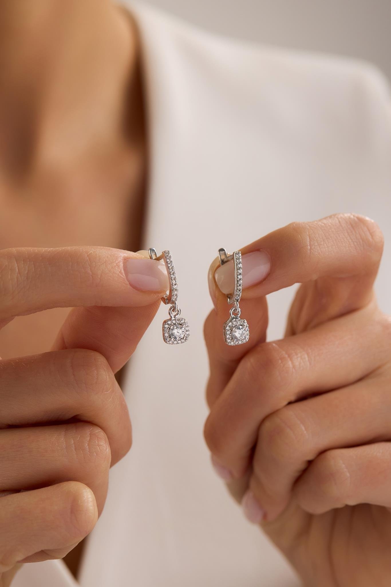 925 Ayar Gümüş Rodyum Kaplama Pırlanta Montür Tektaş Kolye,Bileklik ve Sallantı Küpe