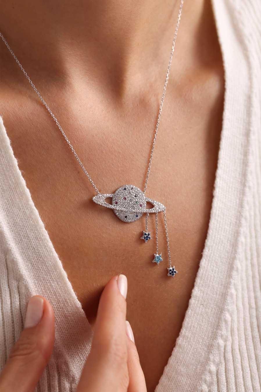 925 Ayar Gümüş Rodyum Kaplama Sallantı Yıldızlı Gezegen Kolye