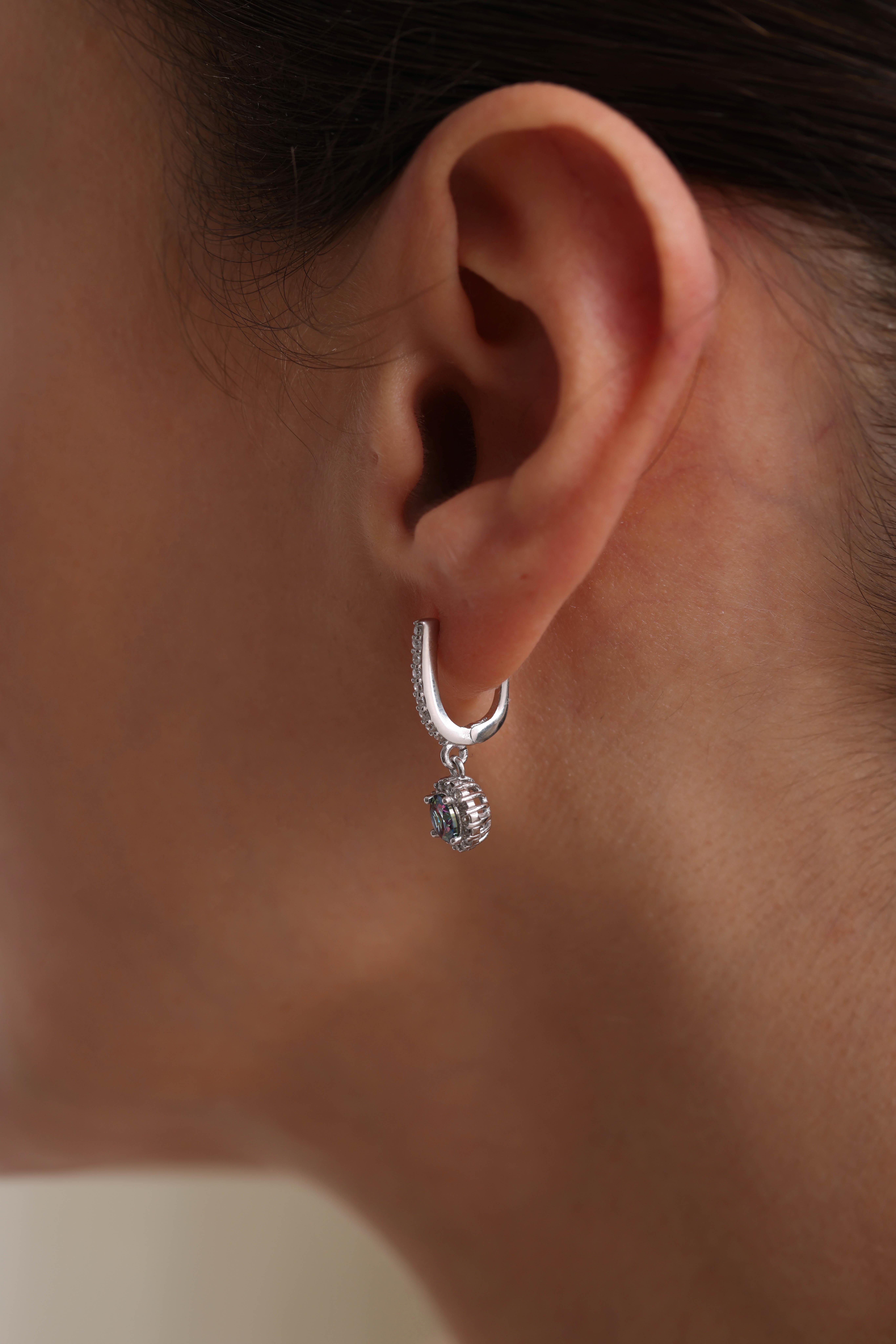 925 Ayar Gümüş Rodyum Kaplama Sallantılı U Model Yuvarlak Mistik Topaz Taşlı Küpe