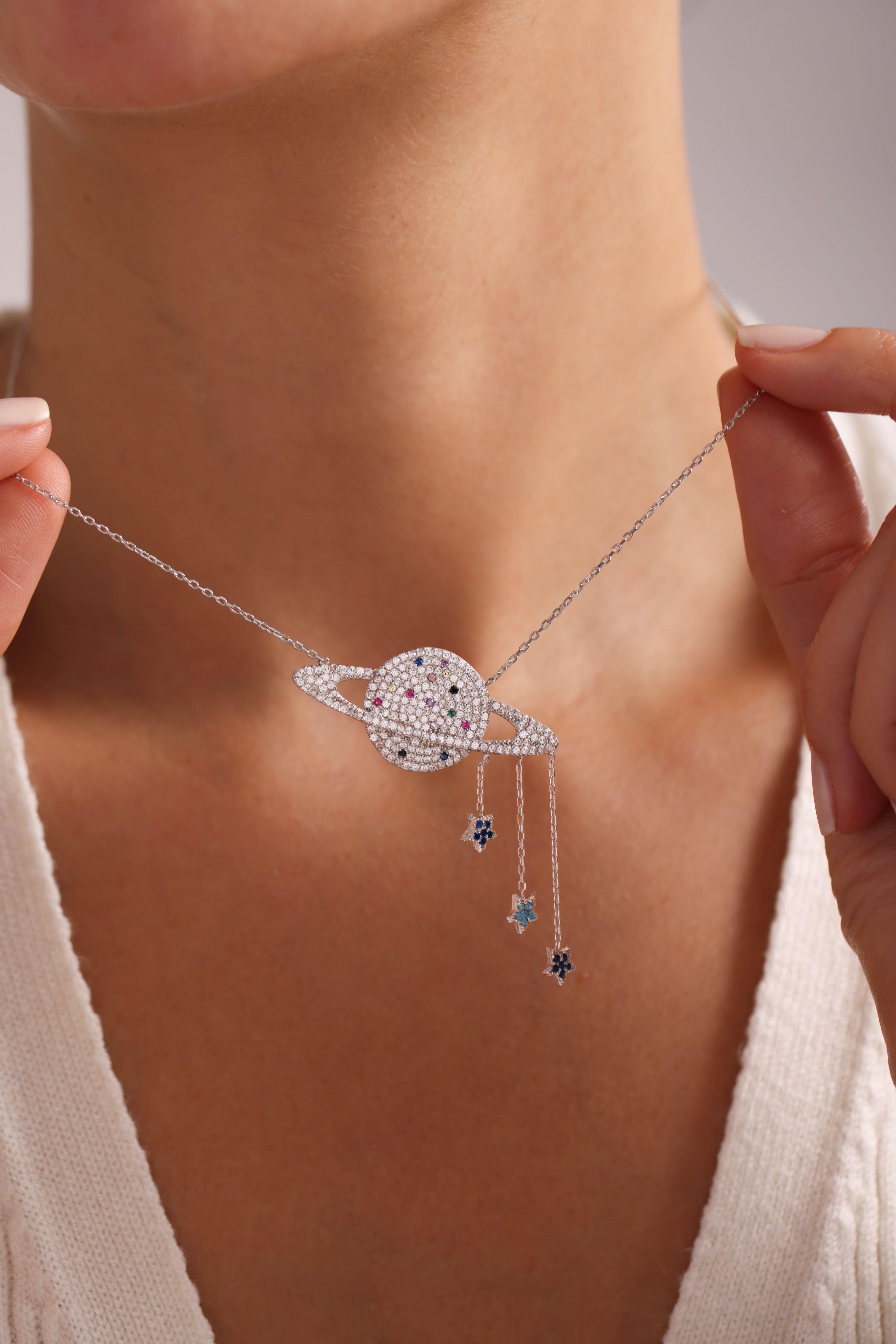 925 Ayar Gümüş Rodyum Kaplama Sallantı Yıldızlı Gezegen Kolye