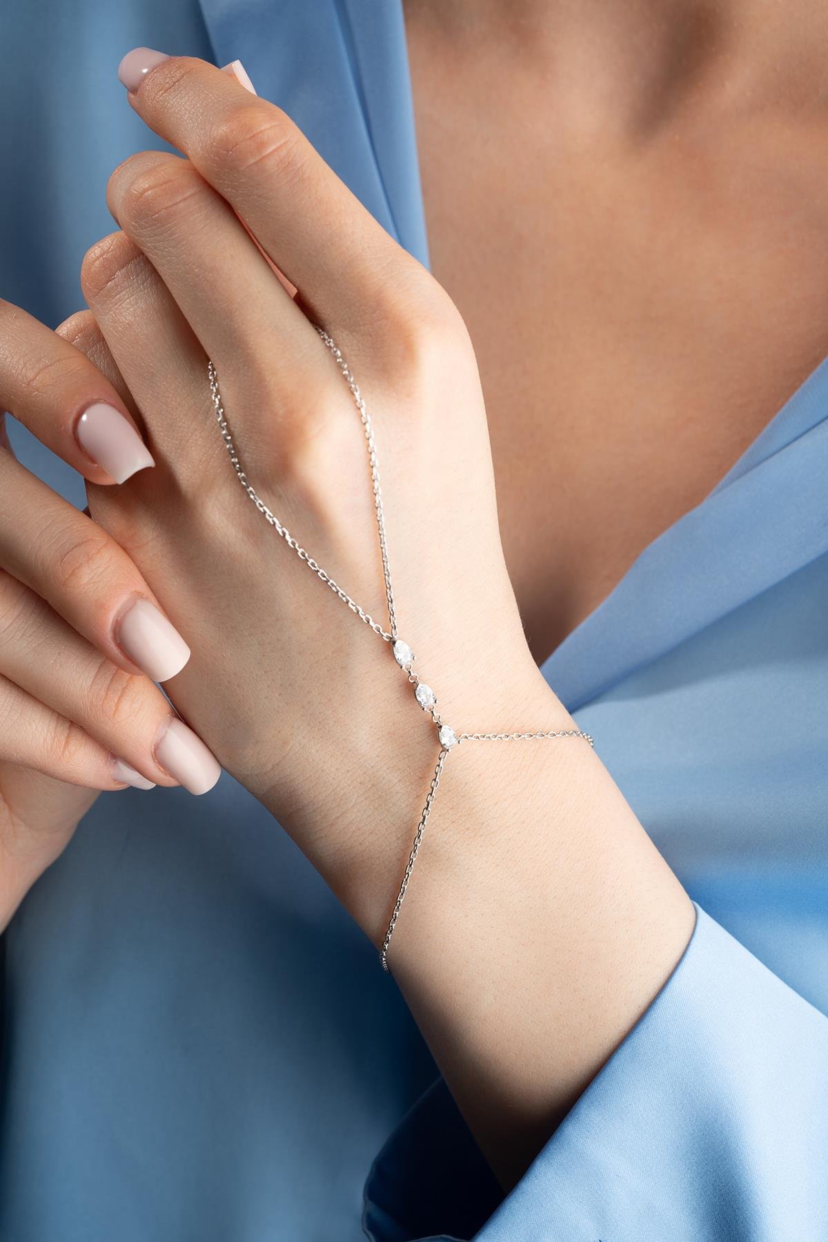 925 Ayar Gümüş Rodyum Kaplama Sıralı Damla Taşlı Model Şahmeran Bileklik 