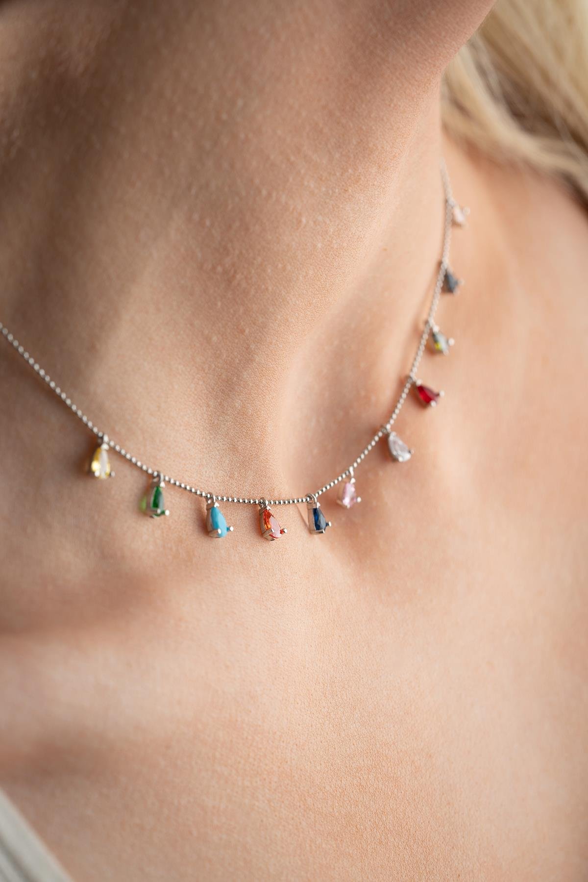 925 Ayar Gümüş Rodyum Kaplama Sıralı Damla Mix Taşlı Kolye