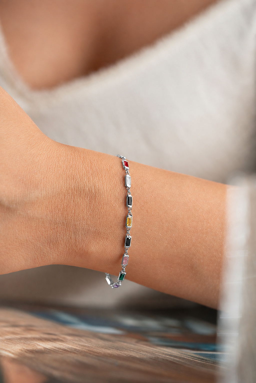 925 Ayar Gümüş Rodyum Kaplama Sıralı Minik Mix Baget Taşlı Bileklik