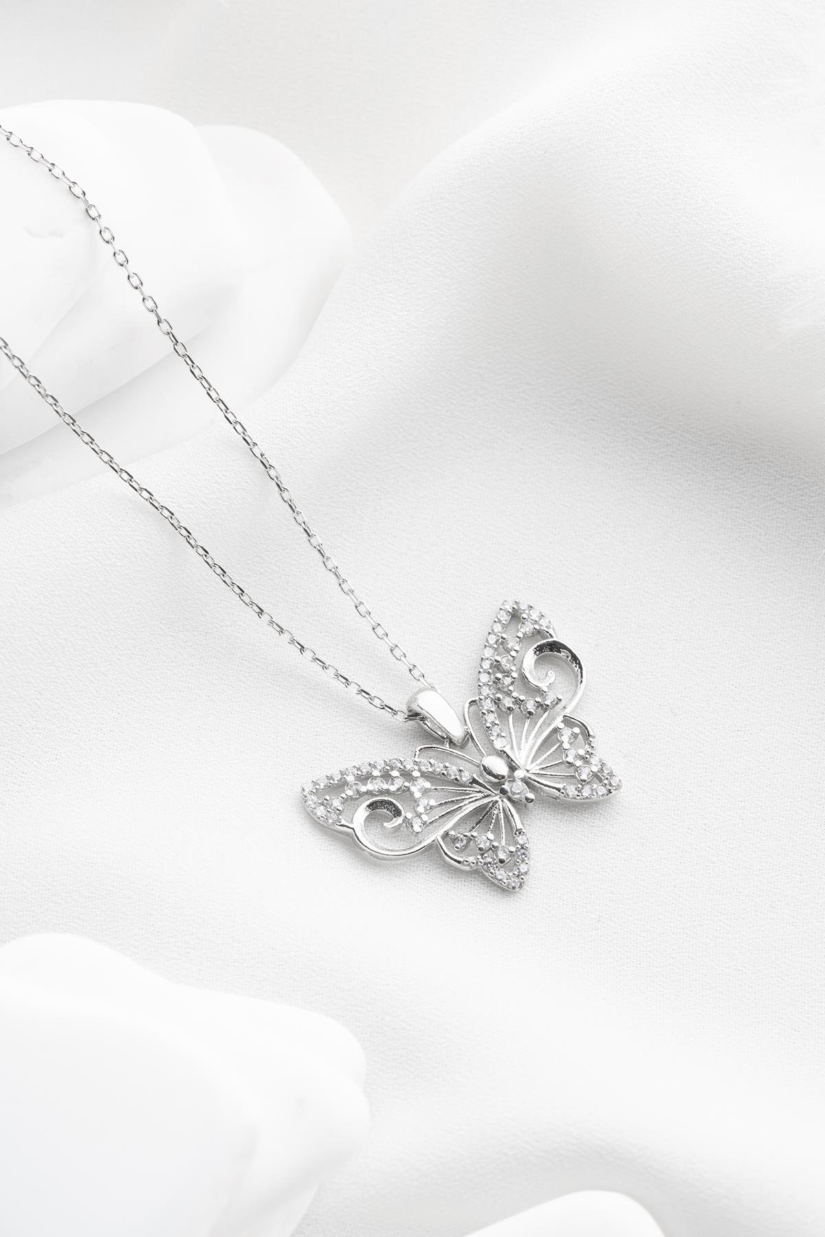 925 Ayar Gümüş Rodyum Kaplama Zirkon Taşlı Kelebek Tasarım Kolye