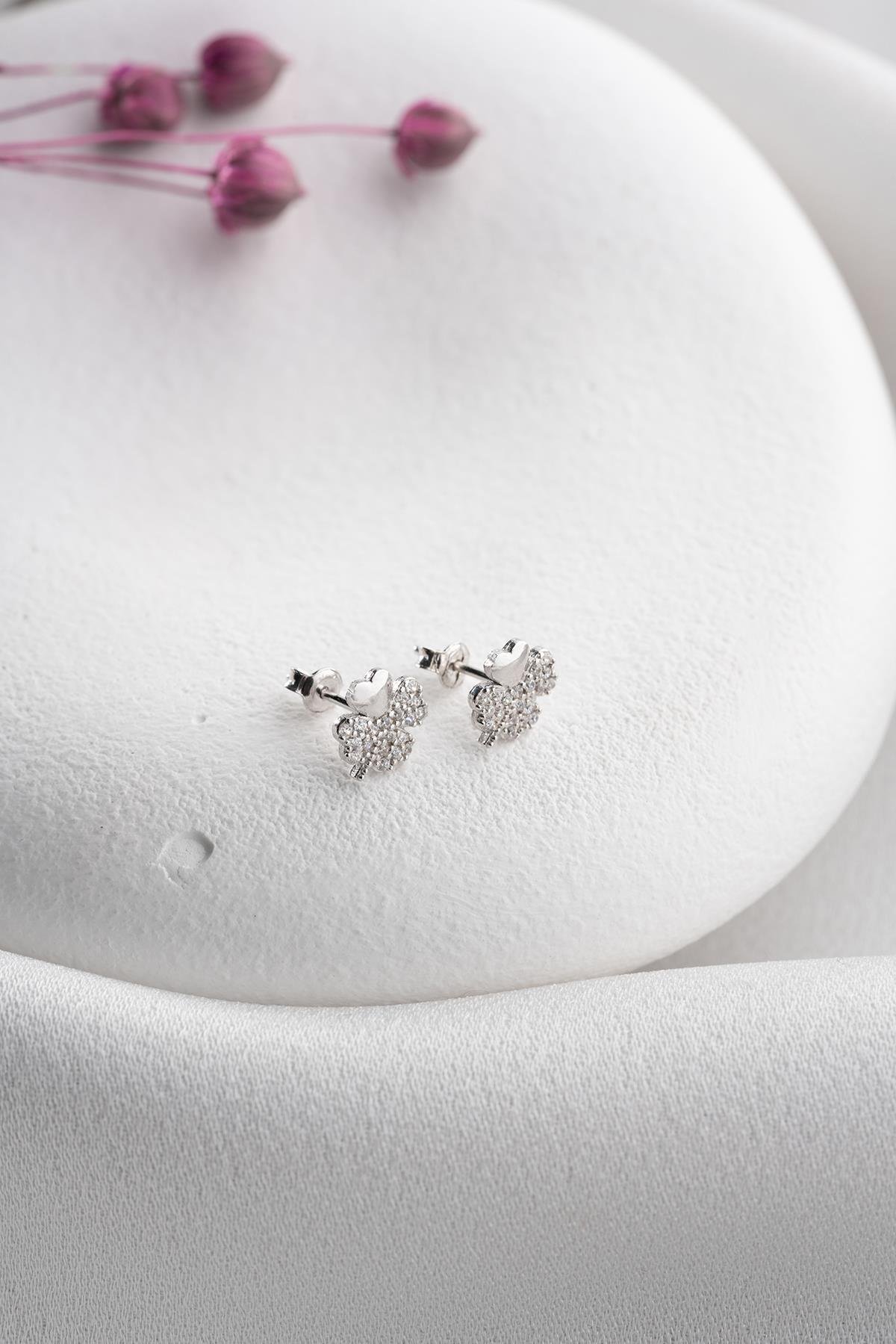 925 Ayar Gümüş Rodyum Kaplama Zirkon Taşlı 4 Yaprak Yonca Küpe