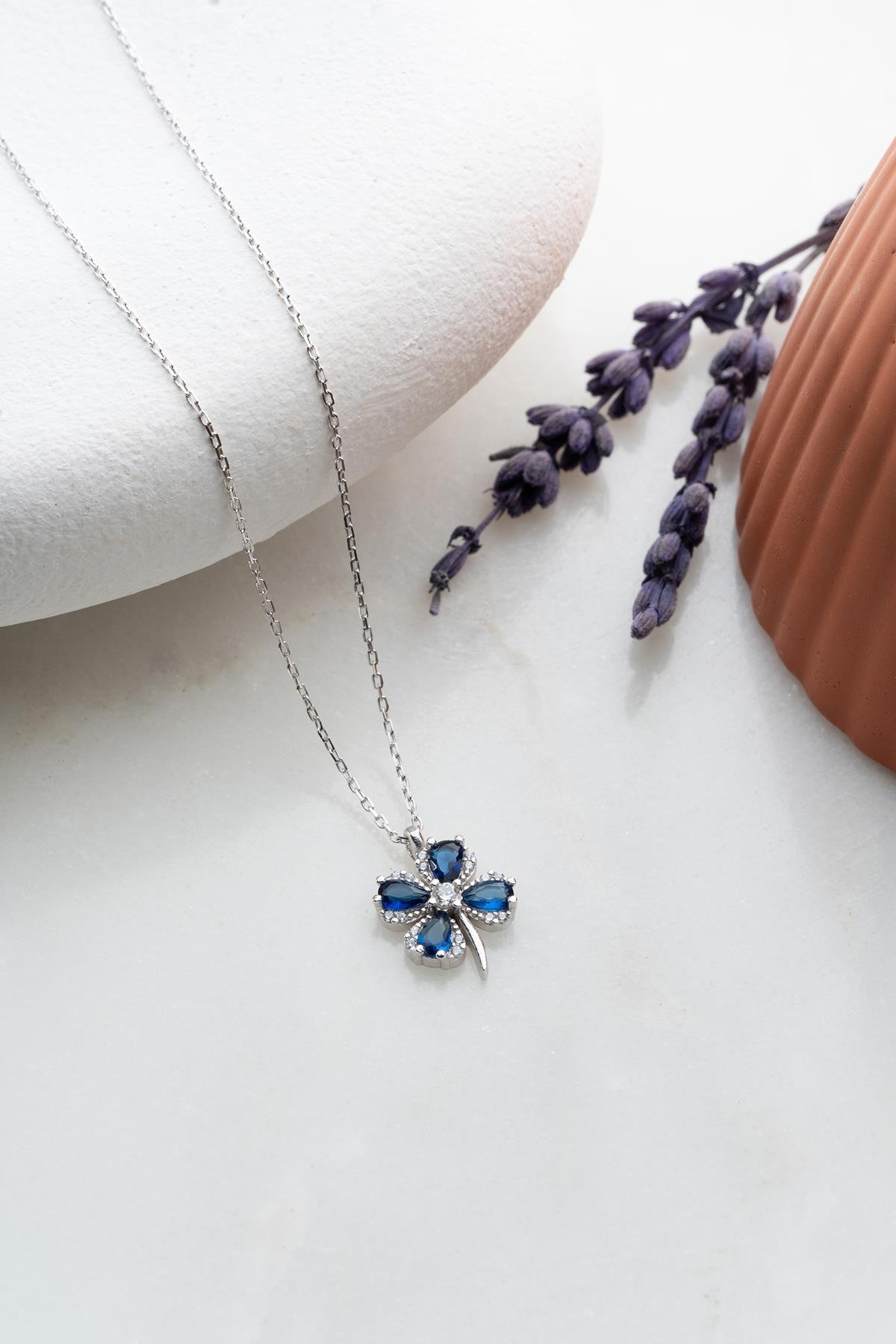 925 Ayar Gümüş Rodyumlu Mavi Taşlı Dört Yapraklı Şans Yonca Kolye