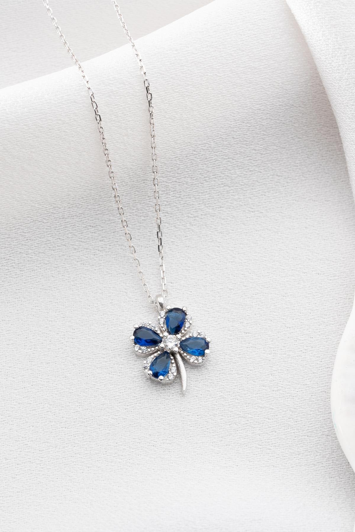 925 Ayar Gümüş Rodyumlu Mavi Taşlı Dört Yapraklı Şans Yonca Kolye