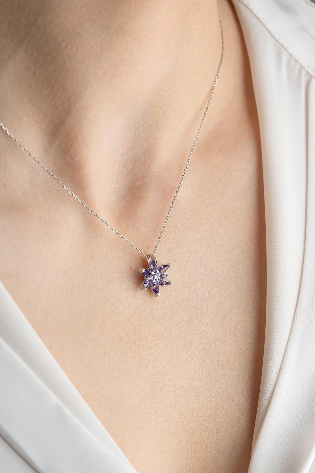 925 Ayar Gümüş Rodyumlu Mor Taşlı Lotus Çiçeği Kolye