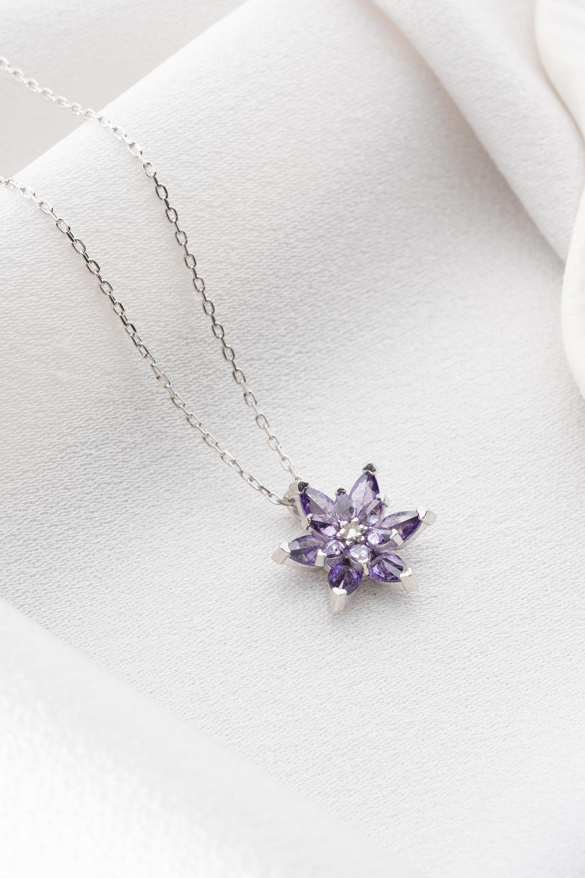 925 Ayar Gümüş Rodyumlu Mor Taşlı Lotus Çiçeği Kolye